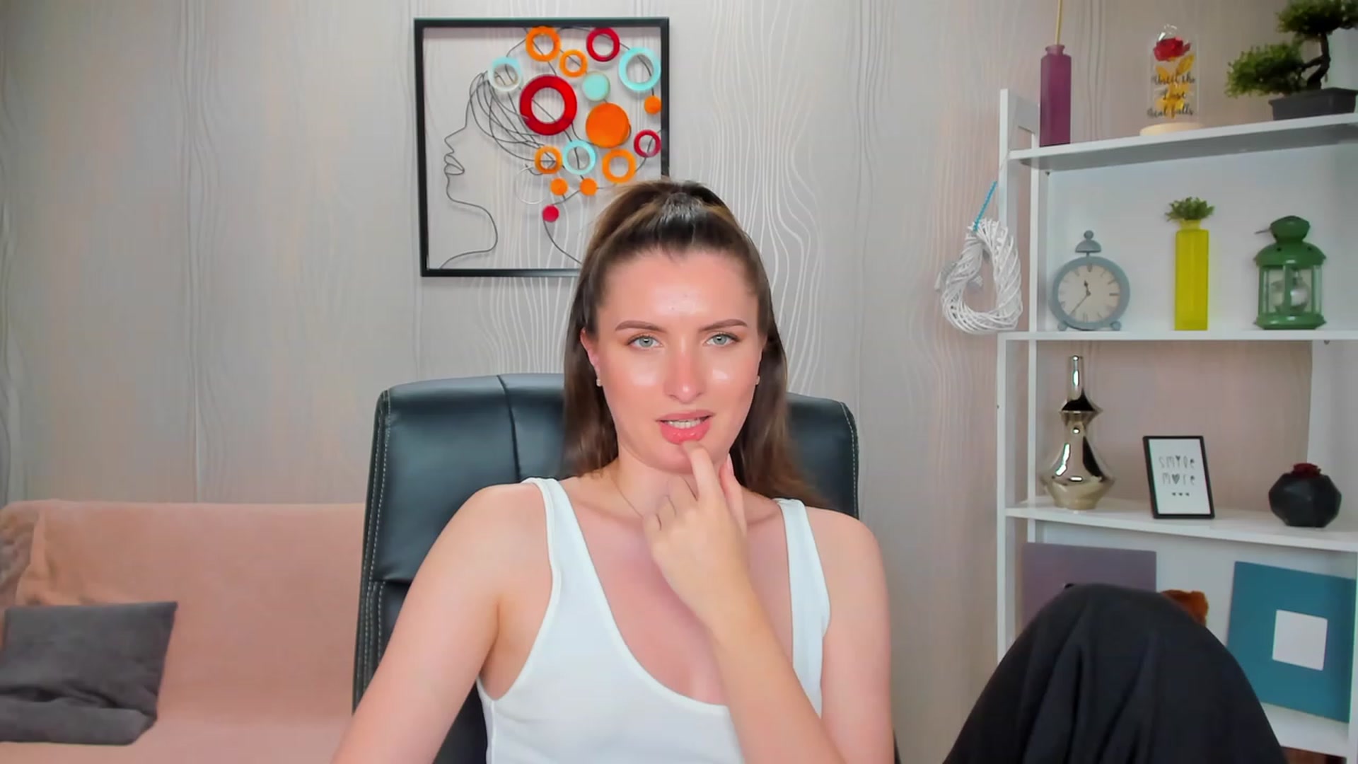 Gallery image thumbnail from EmilyRosier's myfreecams stream on, 04/25/2023, 24:46 image 6 of 20