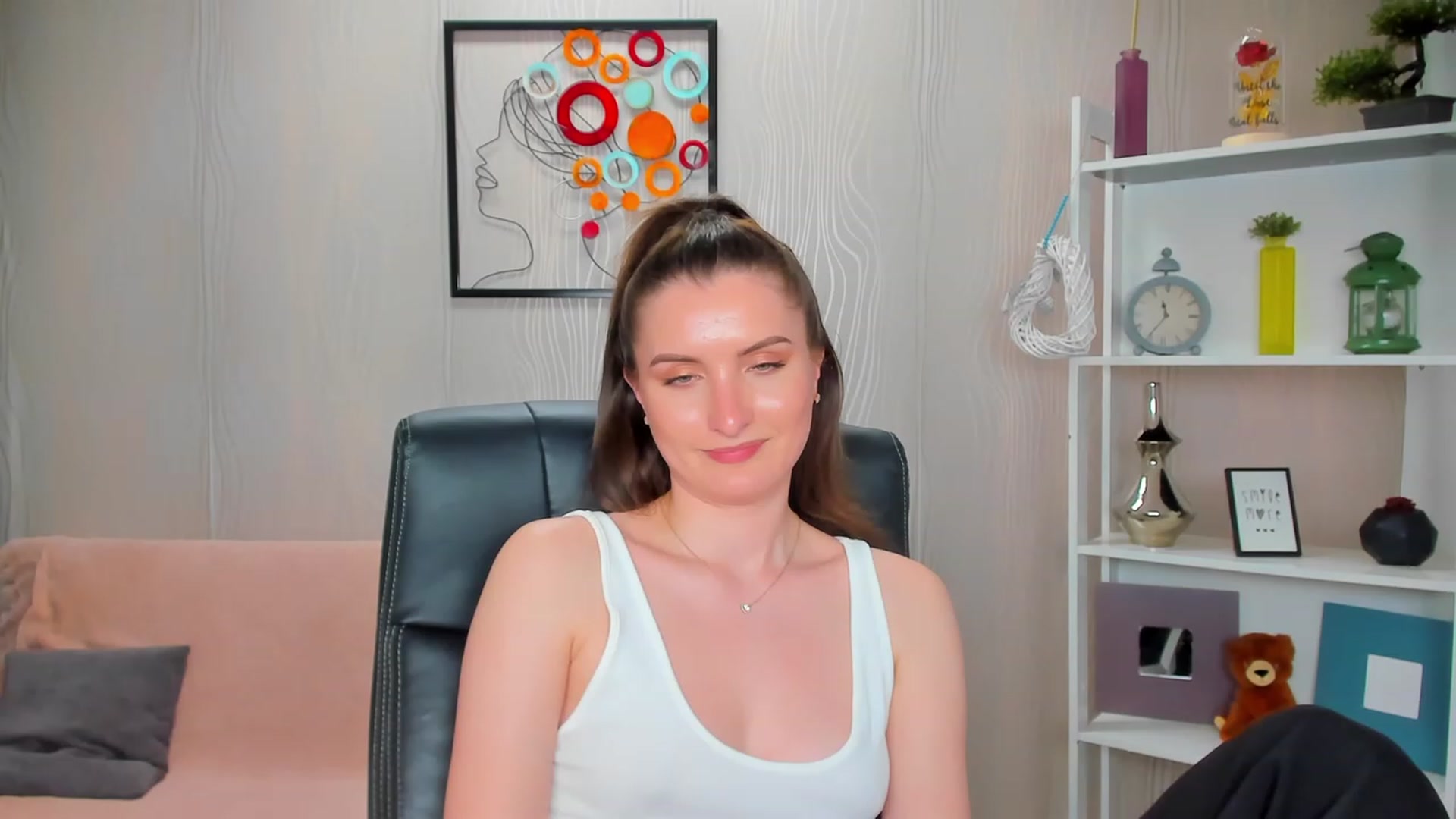 Gallery image thumbnail from EmilyRosier's myfreecams stream on, 04/25/2023, 24:46 image 8 of 20