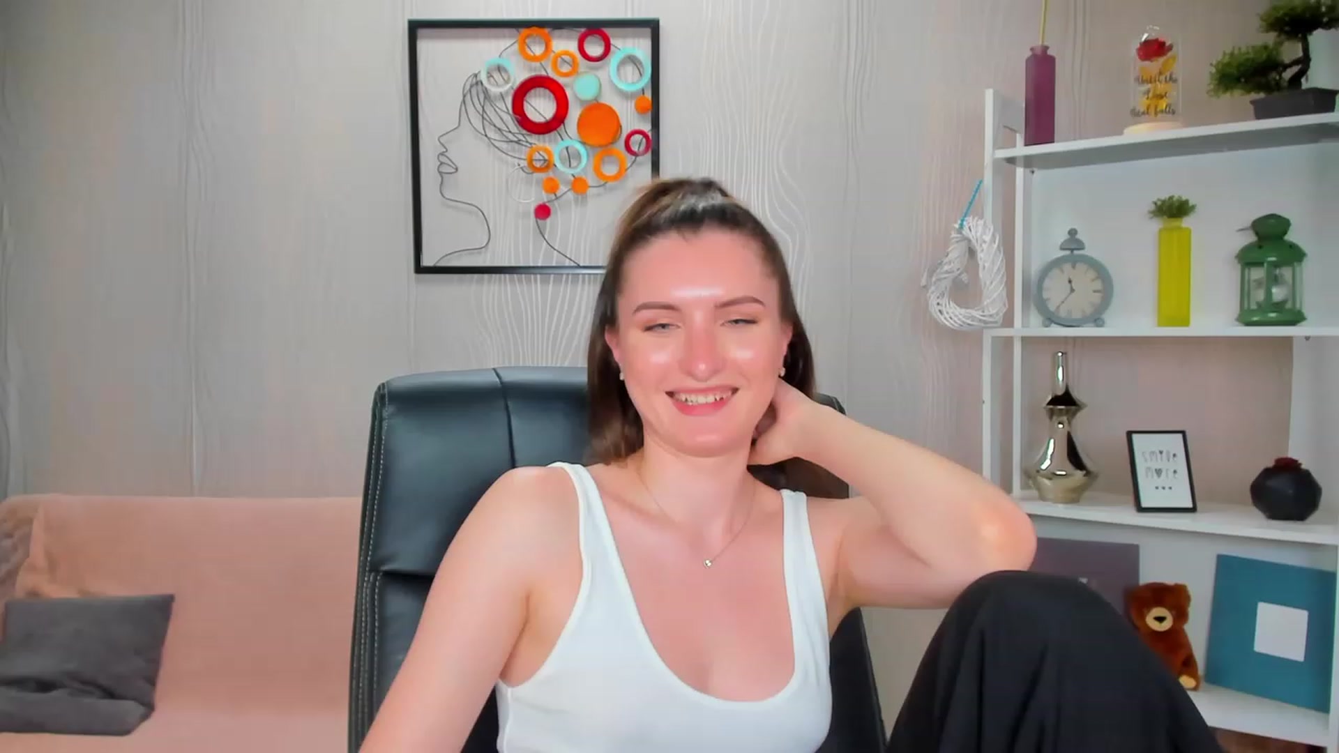 Gallery image thumbnail from EmilyRosier's myfreecams stream on, 04/25/2023, 24:46 image 7 of 20
