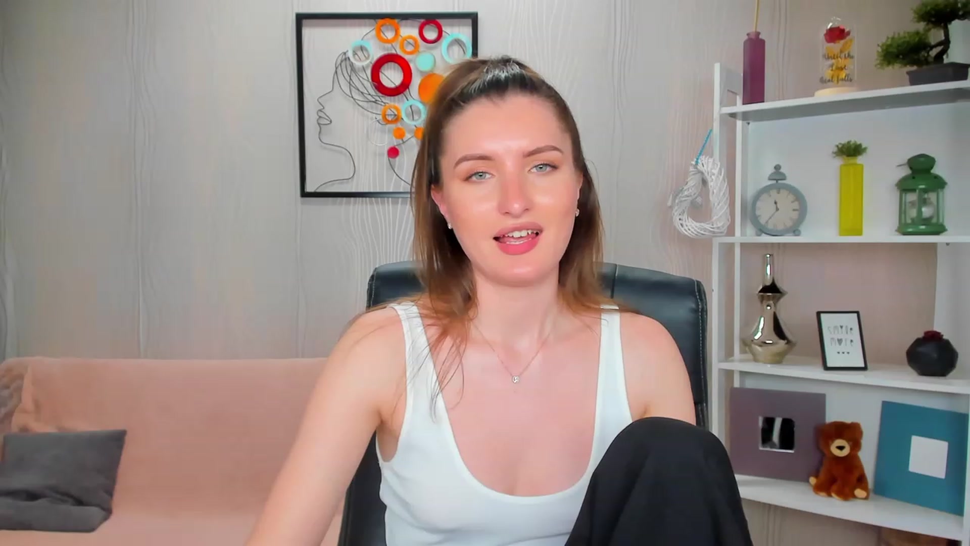 Gallery image thumbnail from EmilyRosier's myfreecams stream on, 04/25/2023, 24:46 image 9 of 20