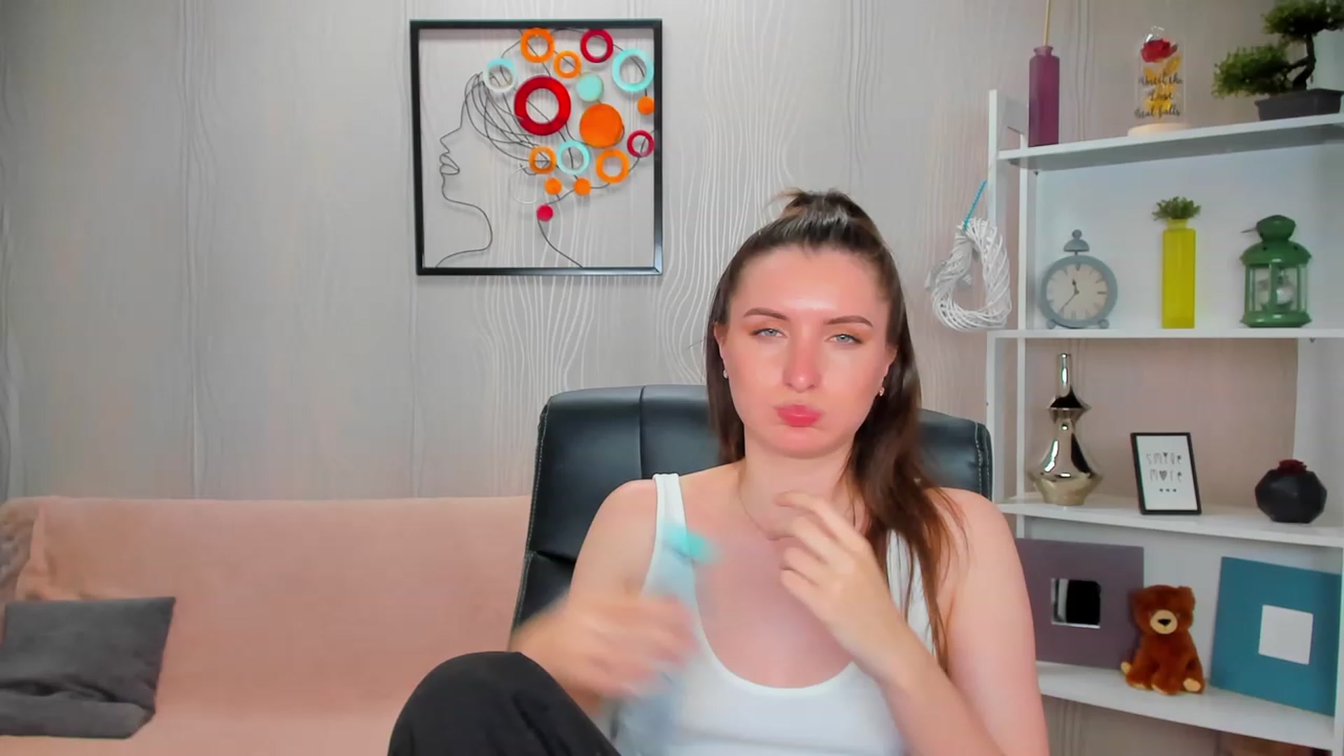 Gallery image thumbnail from EmilyRosier's myfreecams stream on, 04/25/2023, 02:47 image 10 of 20