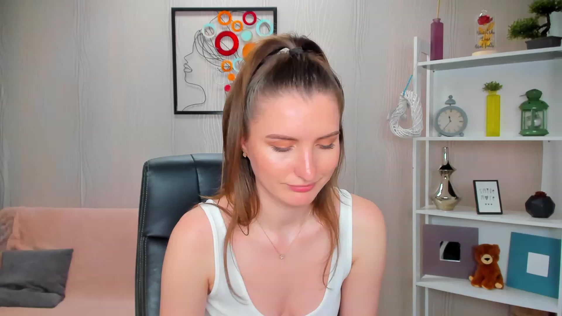 Gallery image thumbnail from EmilyRosier's myfreecams stream on, 04/25/2023, 02:47 image 2 of 20