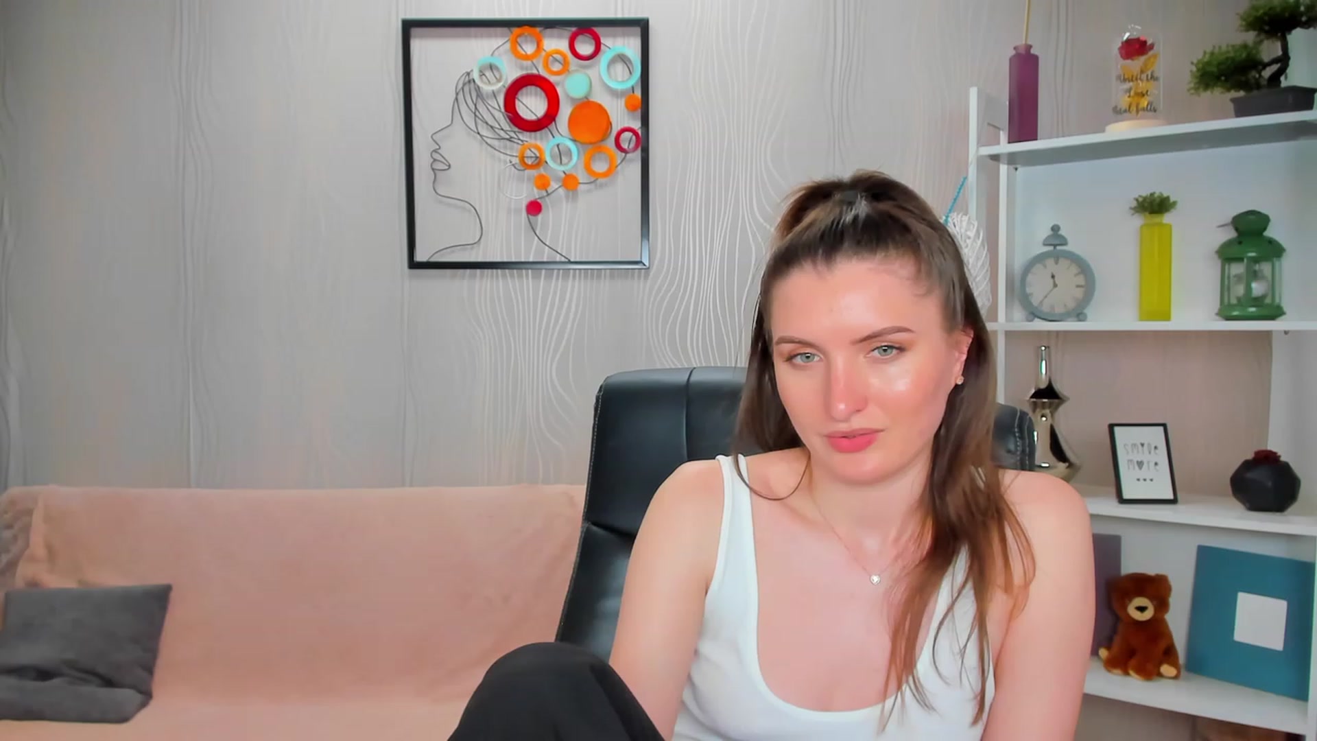 Gallery image thumbnail from EmilyRosier's myfreecams stream on, 04/25/2023, 02:47 image 16 of 20