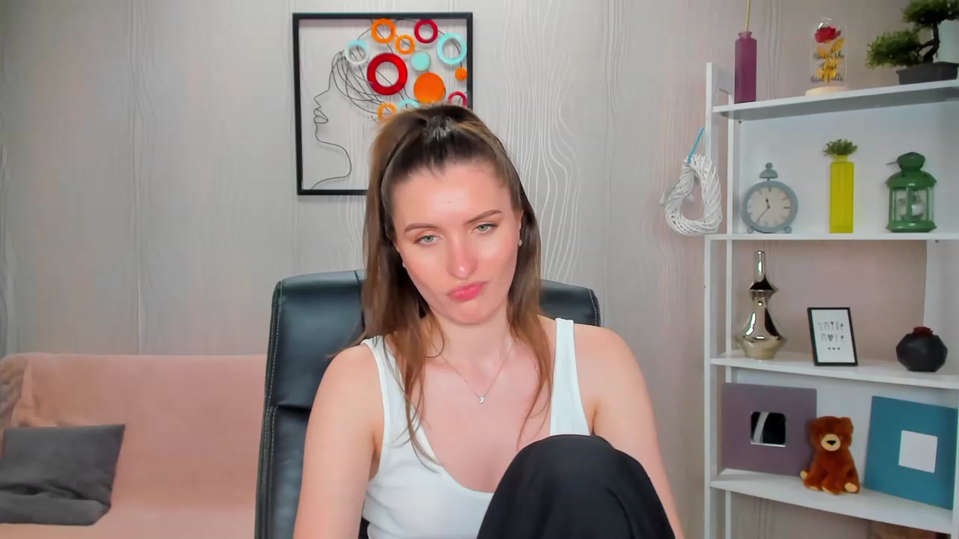 Gallery image thumbnail from EmilyRosier's myfreecams stream on, 04/25/2023, 02:47 image 4 of 20