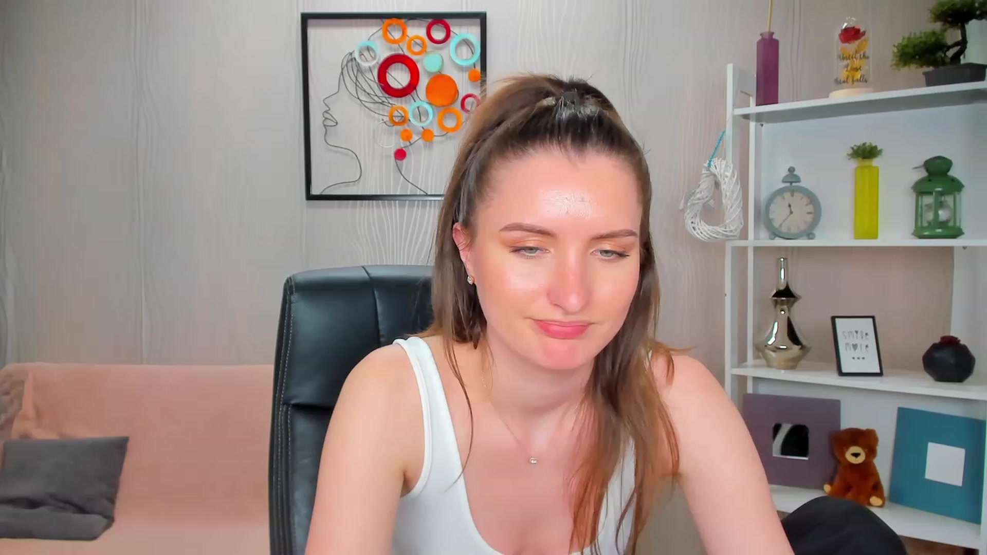 Gallery image thumbnail from EmilyRosier's myfreecams stream on, 04/25/2023, 02:47 image 17 of 20