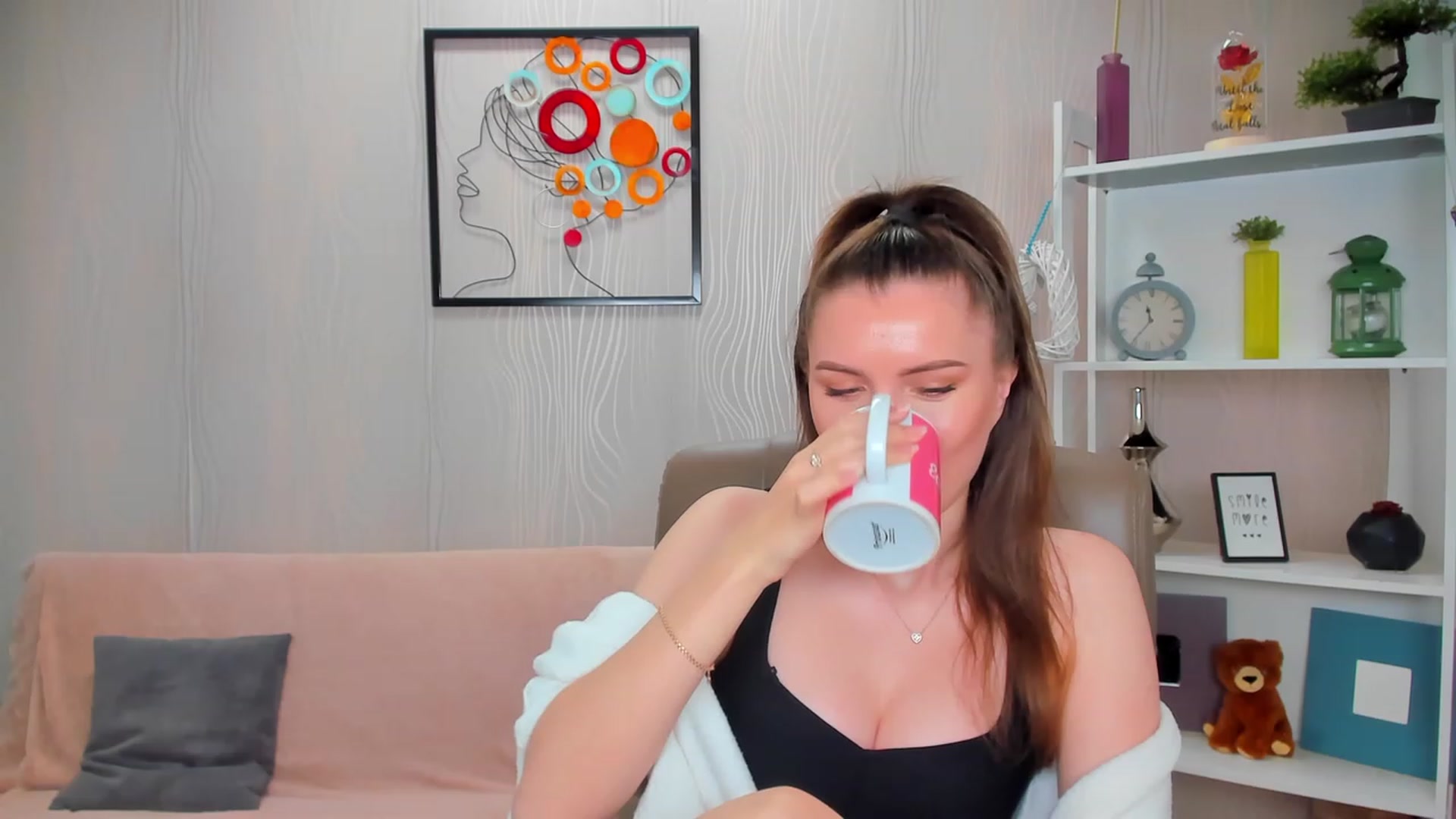 Gallery image thumbnail from EmilyRosier's myfreecams stream on, 04/27/2023, 24:33 image 9 of 20