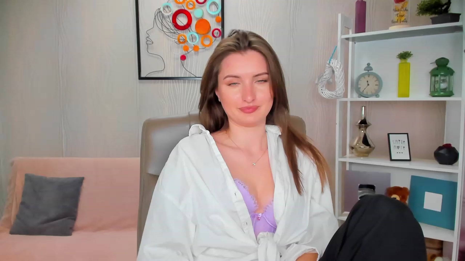Gallery image thumbnail from EmilyRosier's myfreecams stream on, 04/27/2023, 21:21 image 1 of 20