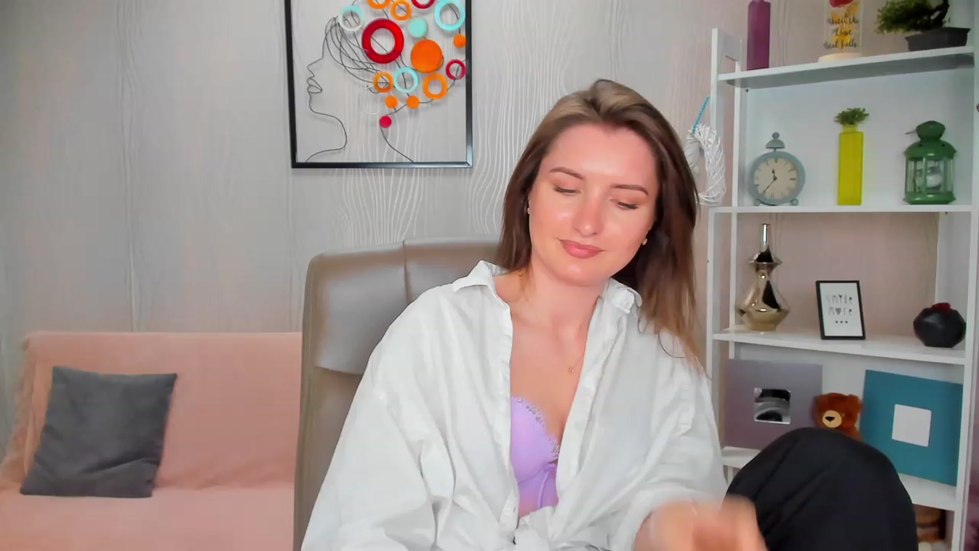 Gallery image thumbnail from EmilyRosier's myfreecams stream on, 04/27/2023, 21:48 image 15 of 20
