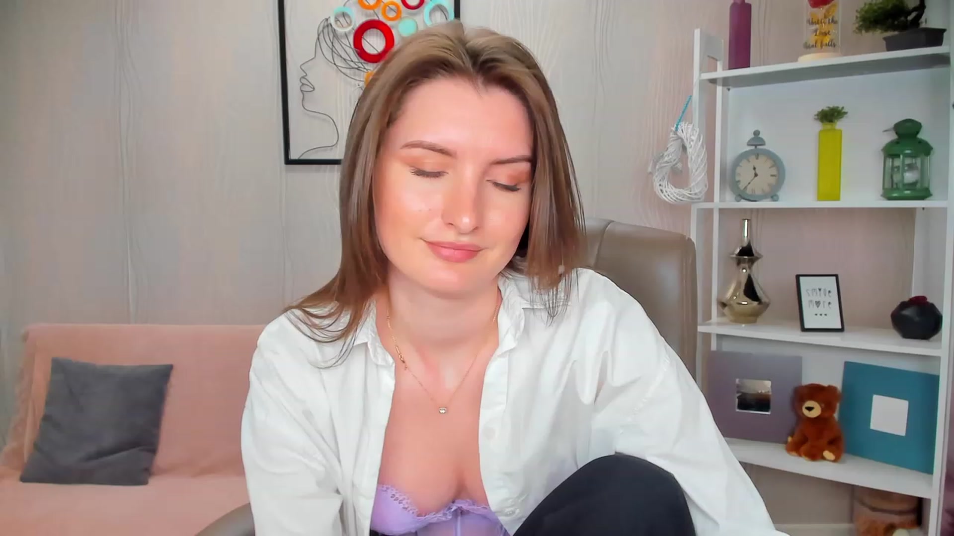 Gallery image thumbnail from EmilyRosier's myfreecams stream on, 04/27/2023, 23:44 image 7 of 20