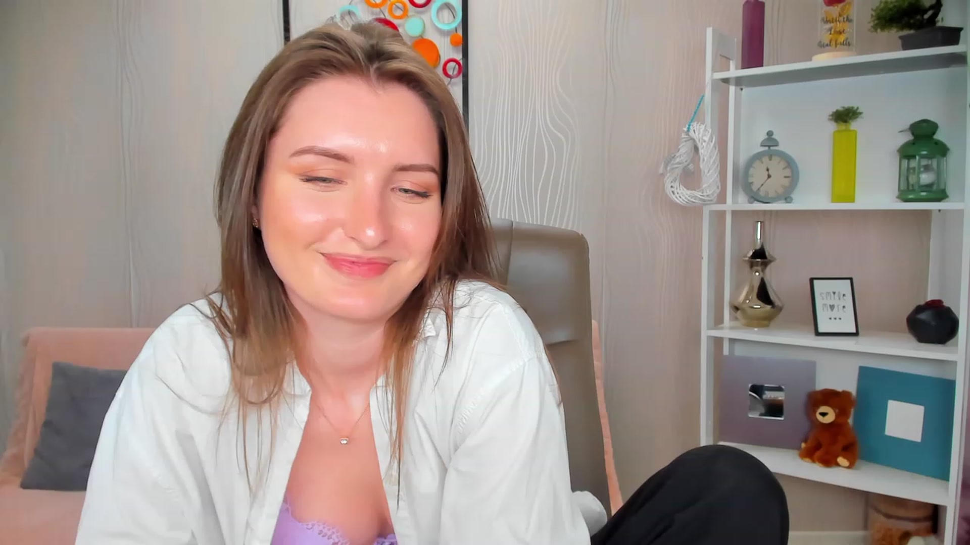 Gallery image thumbnail from EmilyRosier's myfreecams stream on, 04/27/2023, 23:44 image 14 of 20