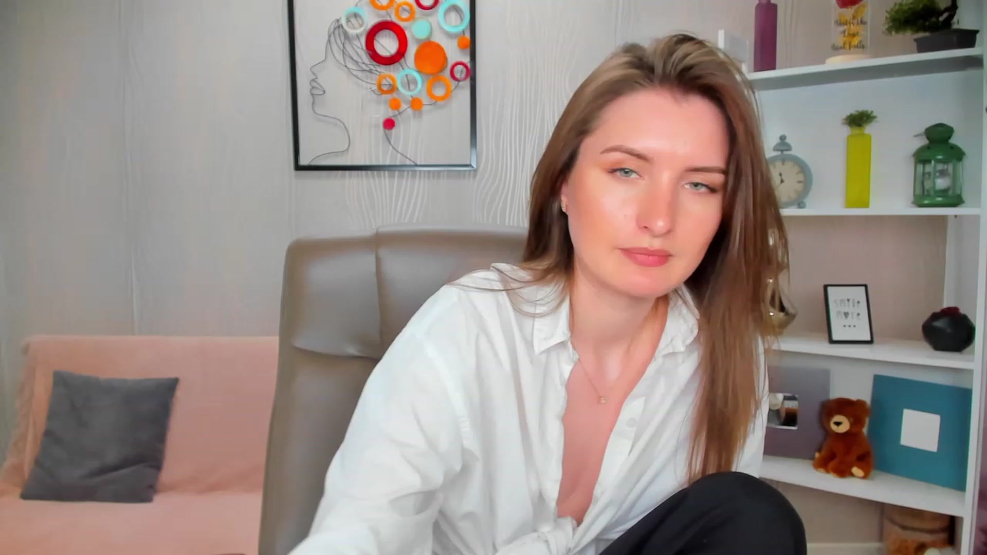 Gallery image thumbnail from EmilyRosier's myfreecams stream on, 04/28/2023, 24:56 image 2 of 20