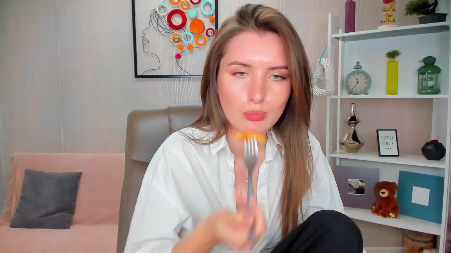 Gallery image thumbnail from EmilyRosier's myfreecams stream on, 04/28/2023, 24:56 image 1 of 20