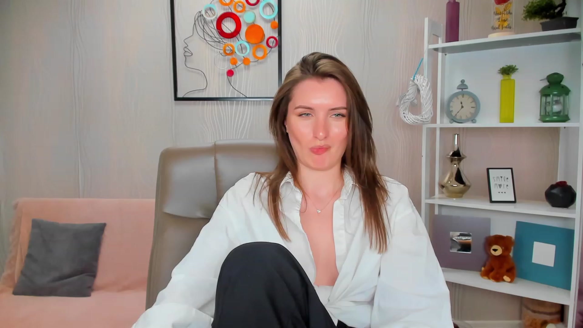 Gallery image thumbnail from EmilyRosier's myfreecams stream on, 04/28/2023, 24:56 image 7 of 20