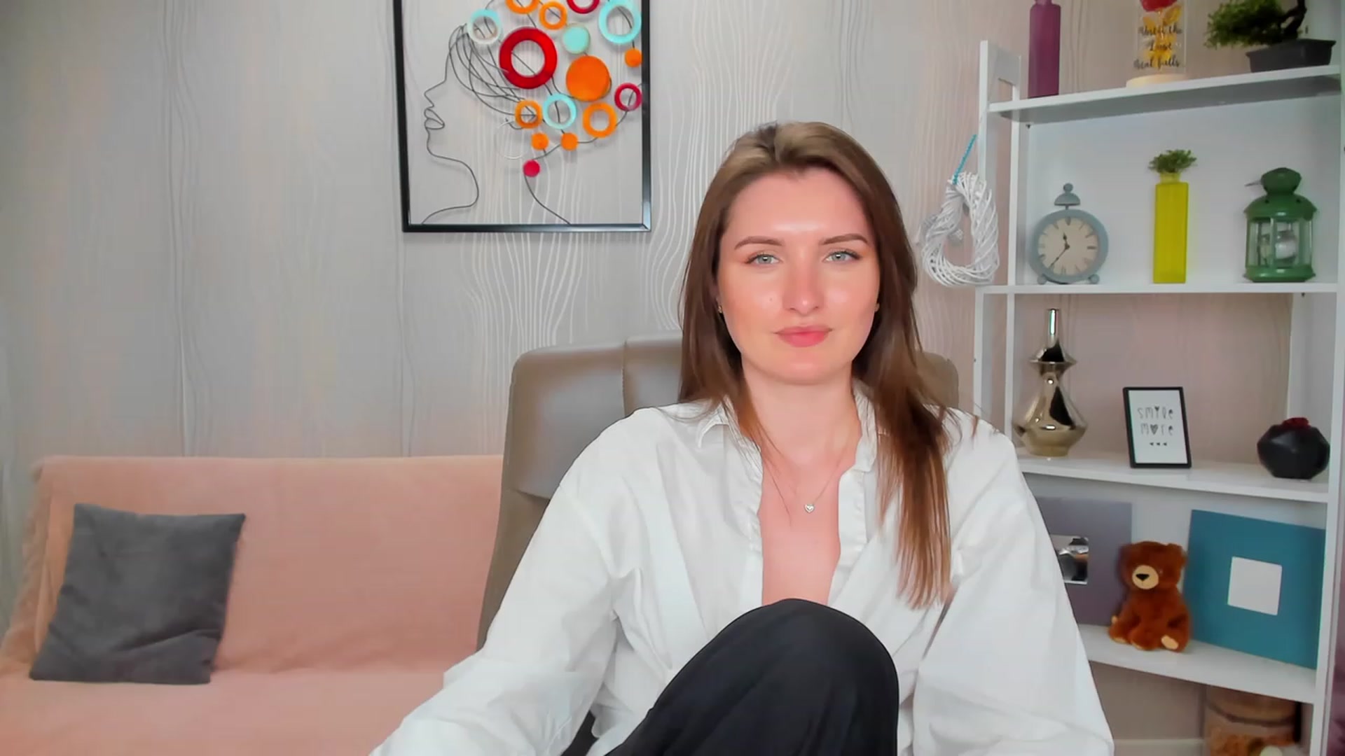 Gallery image thumbnail from EmilyRosier's myfreecams stream on, 04/28/2023, 24:56 image 15 of 20