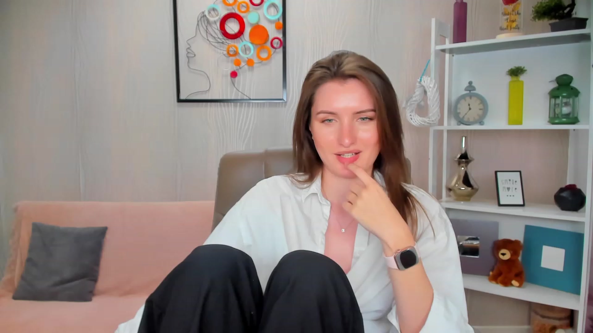 Gallery image thumbnail from EmilyRosier's myfreecams stream on, 04/28/2023, 24:56 image 11 of 20