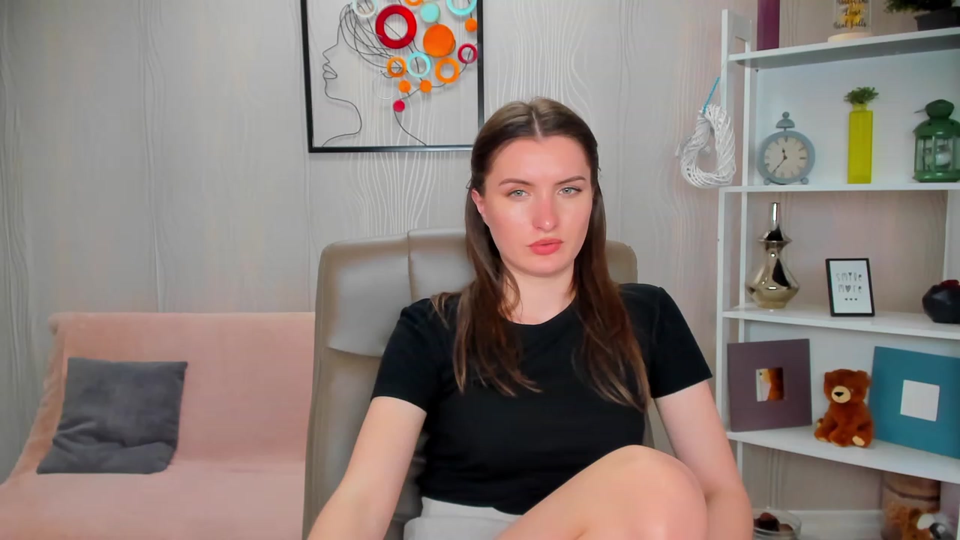 Gallery image thumbnail from EmilyRosier's myfreecams stream on, 04/29/2023, 01:24 image 4 of 20