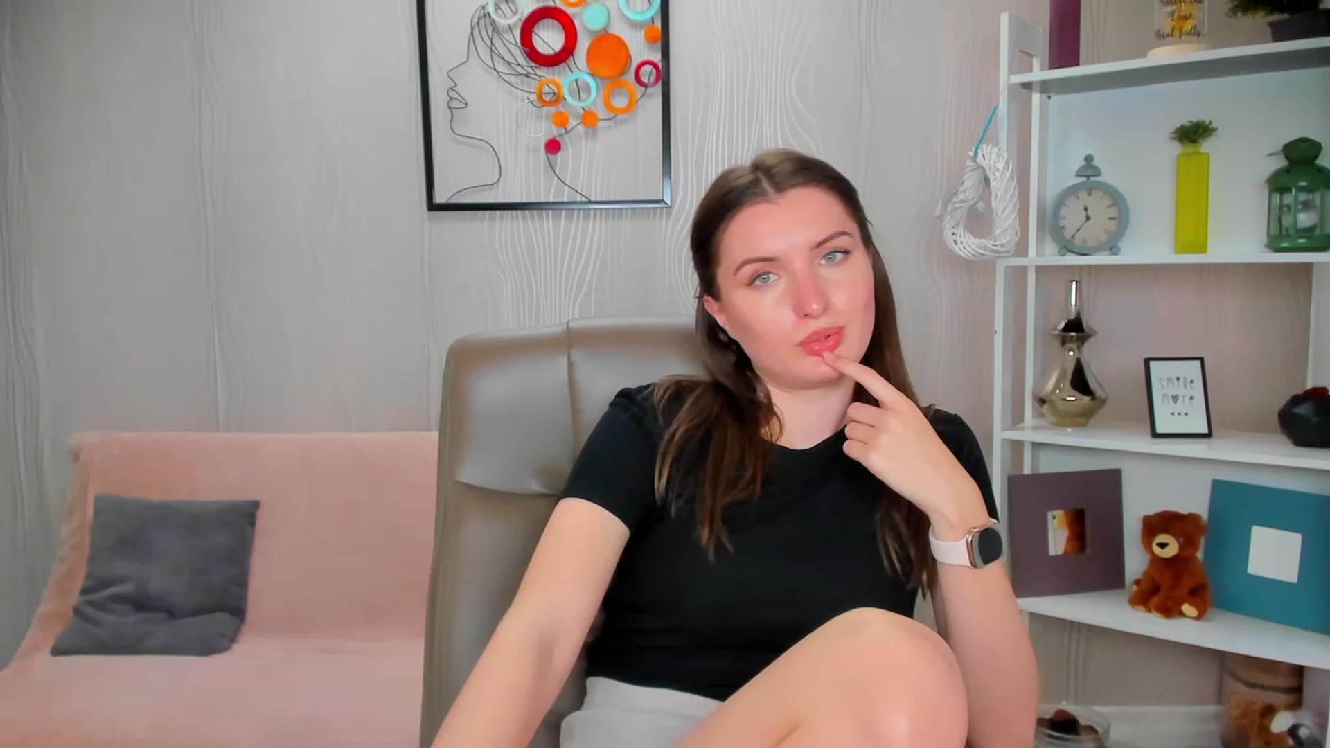 Gallery image thumbnail from EmilyRosier's myfreecams stream on, 04/29/2023, 01:24 image 1 of 20