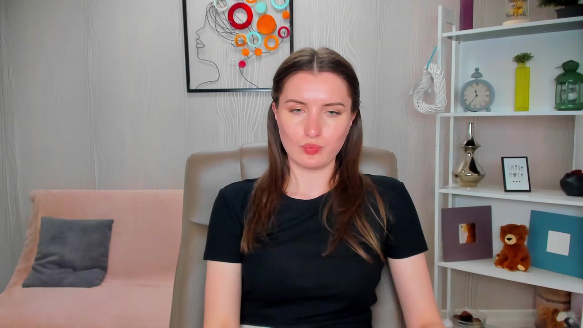 Gallery image thumbnail from EmilyRosier's myfreecams stream on, 04/29/2023, 01:24 image 17 of 20