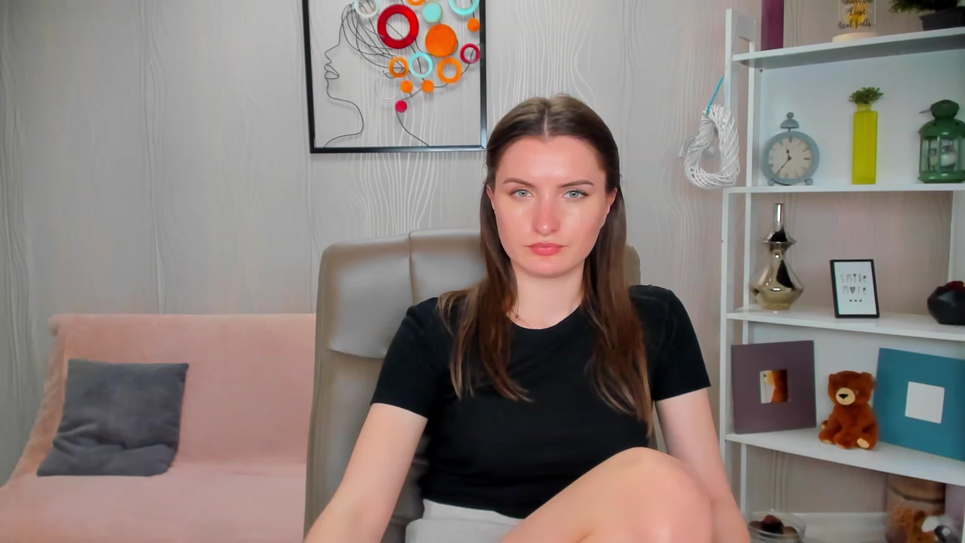 Gallery image thumbnail from EmilyRosier's myfreecams stream on, 04/29/2023, 01:24 image 2 of 20