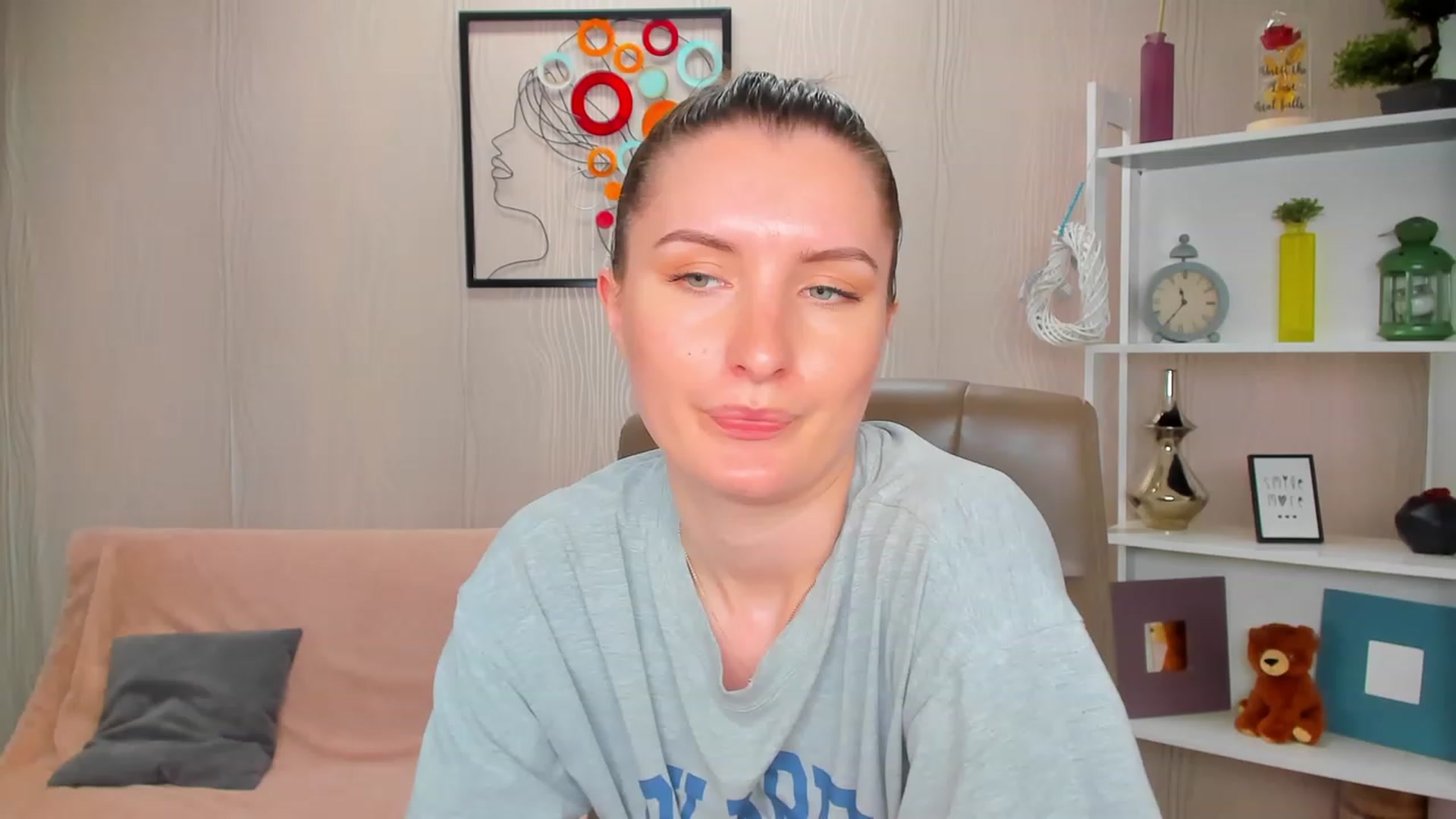 Gallery image thumbnail from EmilyRosier's myfreecams stream on, 04/30/2023, 02:23 image 19 of 20