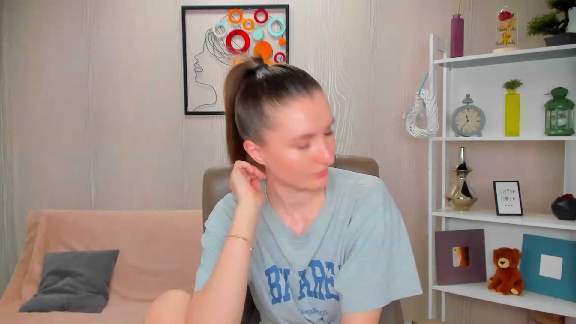 Gallery image thumbnail from EmilyRosier's myfreecams stream on, 04/30/2023, 02:23 image 17 of 20