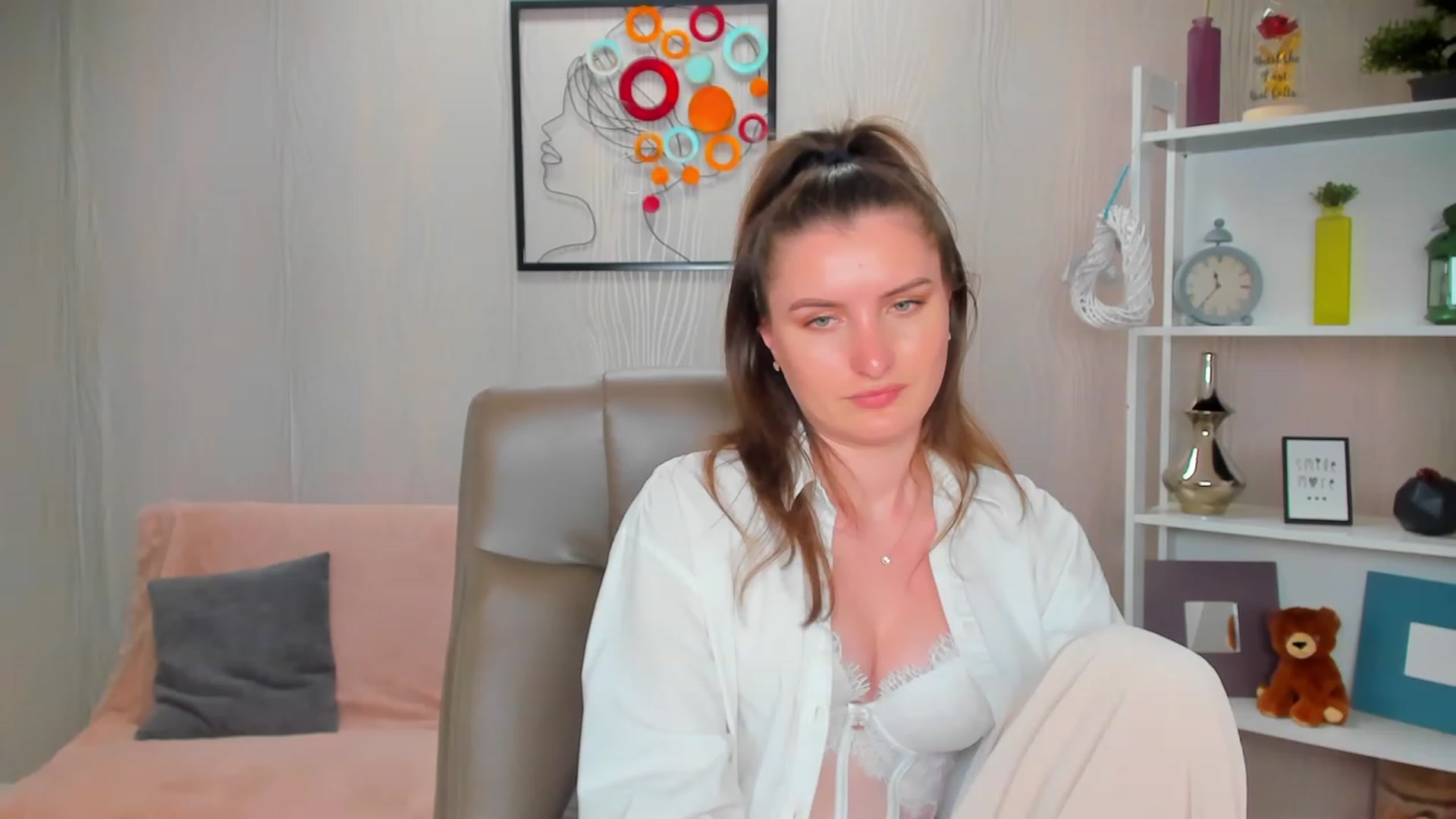 Gallery image thumbnail from EmilyRosier's myfreecams stream on, 05/17/2023, 24:34 image 2 of 20