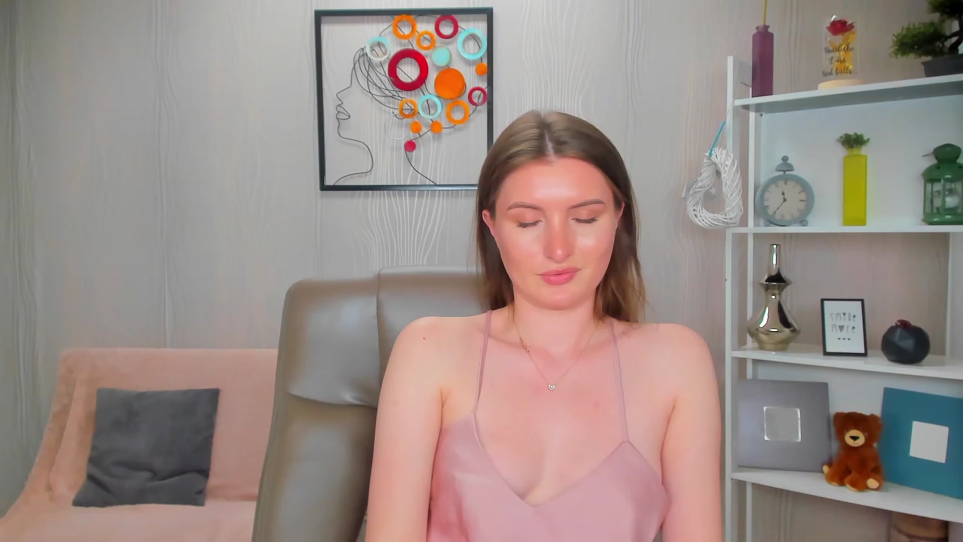 Gallery image thumbnail from EmilyRosier's myfreecams stream on, 05/19/2023, 21:37 image 14 of 20