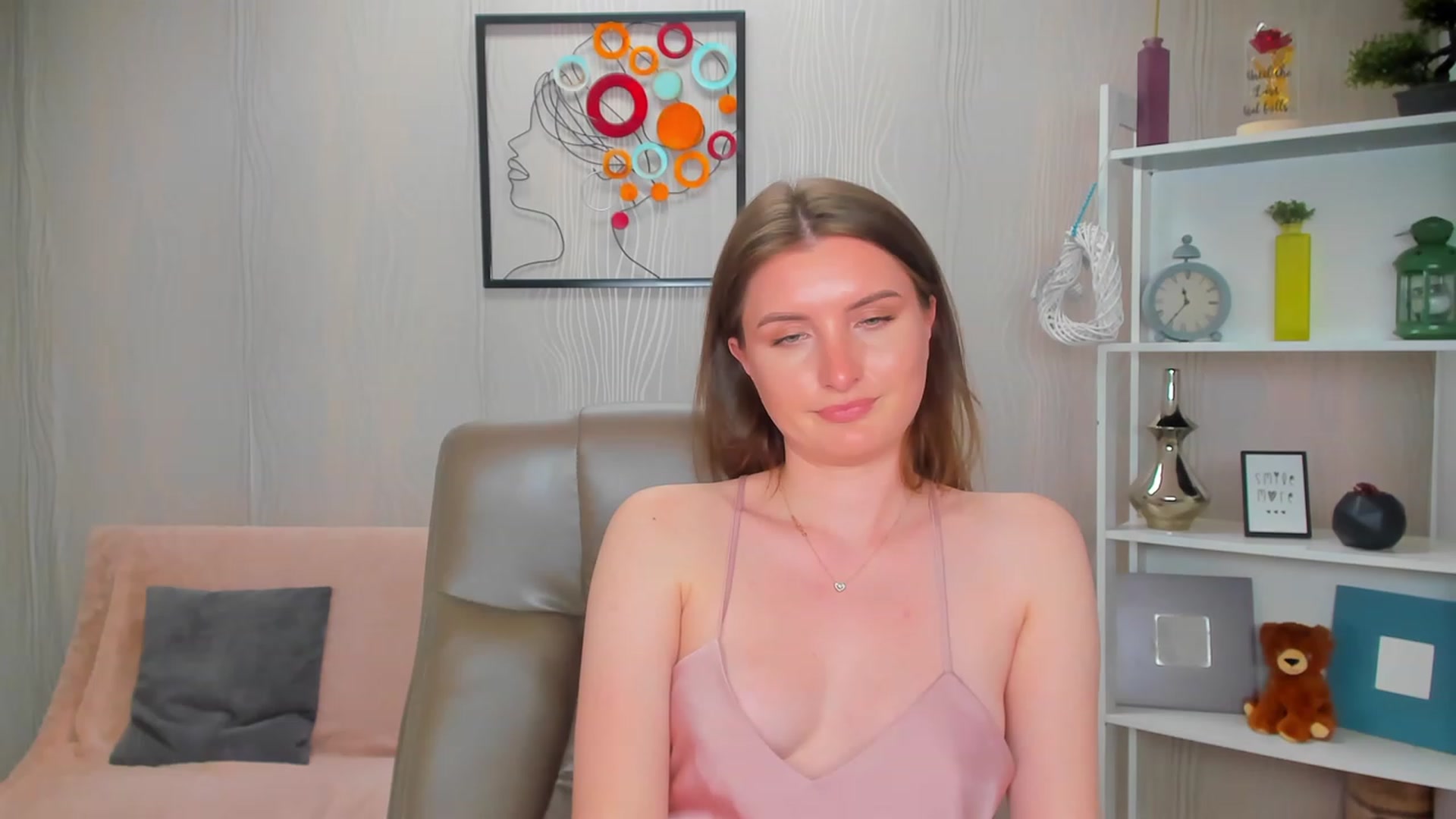 Gallery image thumbnail from EmilyRosier's myfreecams stream on, 05/19/2023, 21:37 image 19 of 20