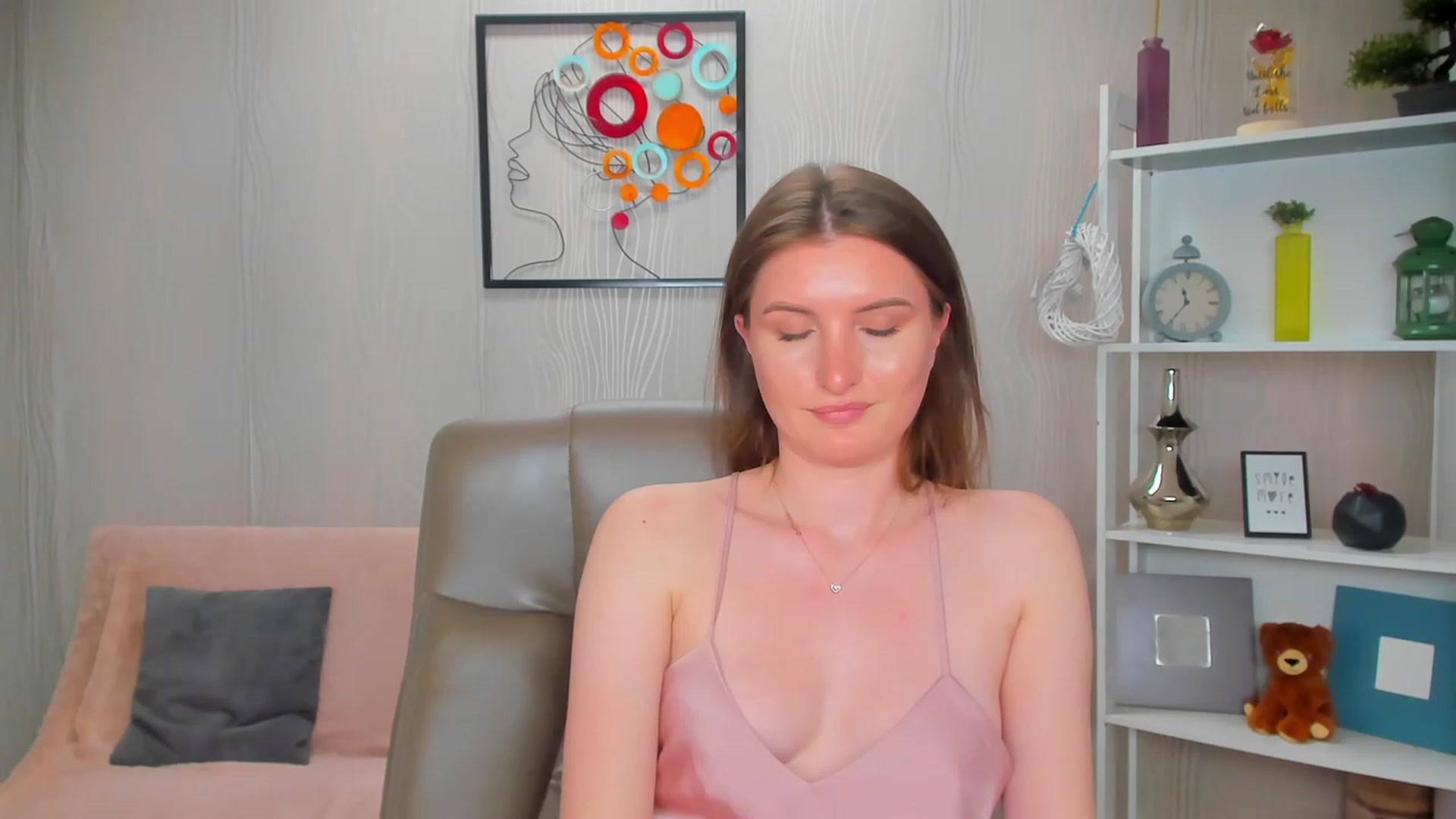 Gallery image thumbnail from EmilyRosier's myfreecams stream on, 05/19/2023, 21:37 image 17 of 20