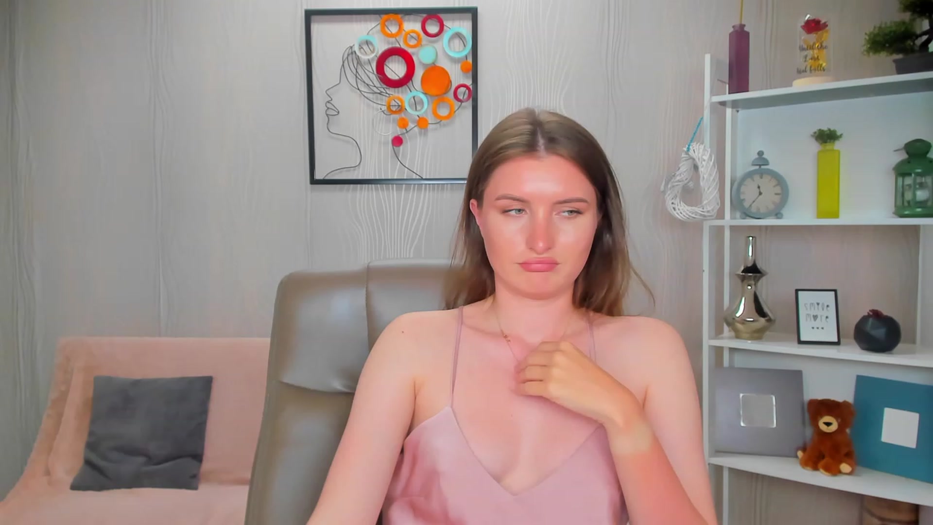 Gallery image thumbnail from EmilyRosier's myfreecams stream on, 05/19/2023, 21:37 image 9 of 20