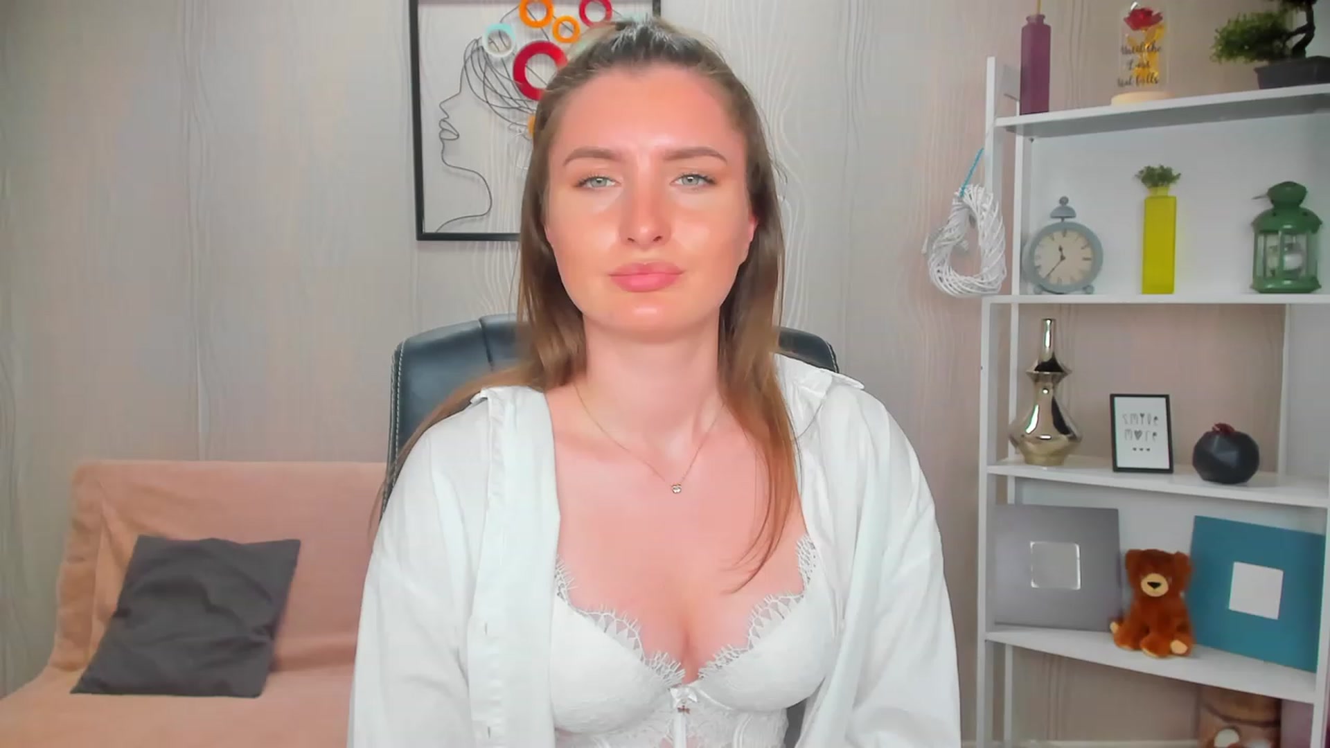 Gallery image thumbnail from EmilyRosier's myfreecams stream on, 05/23/2023, 01:07 image 1 of 20