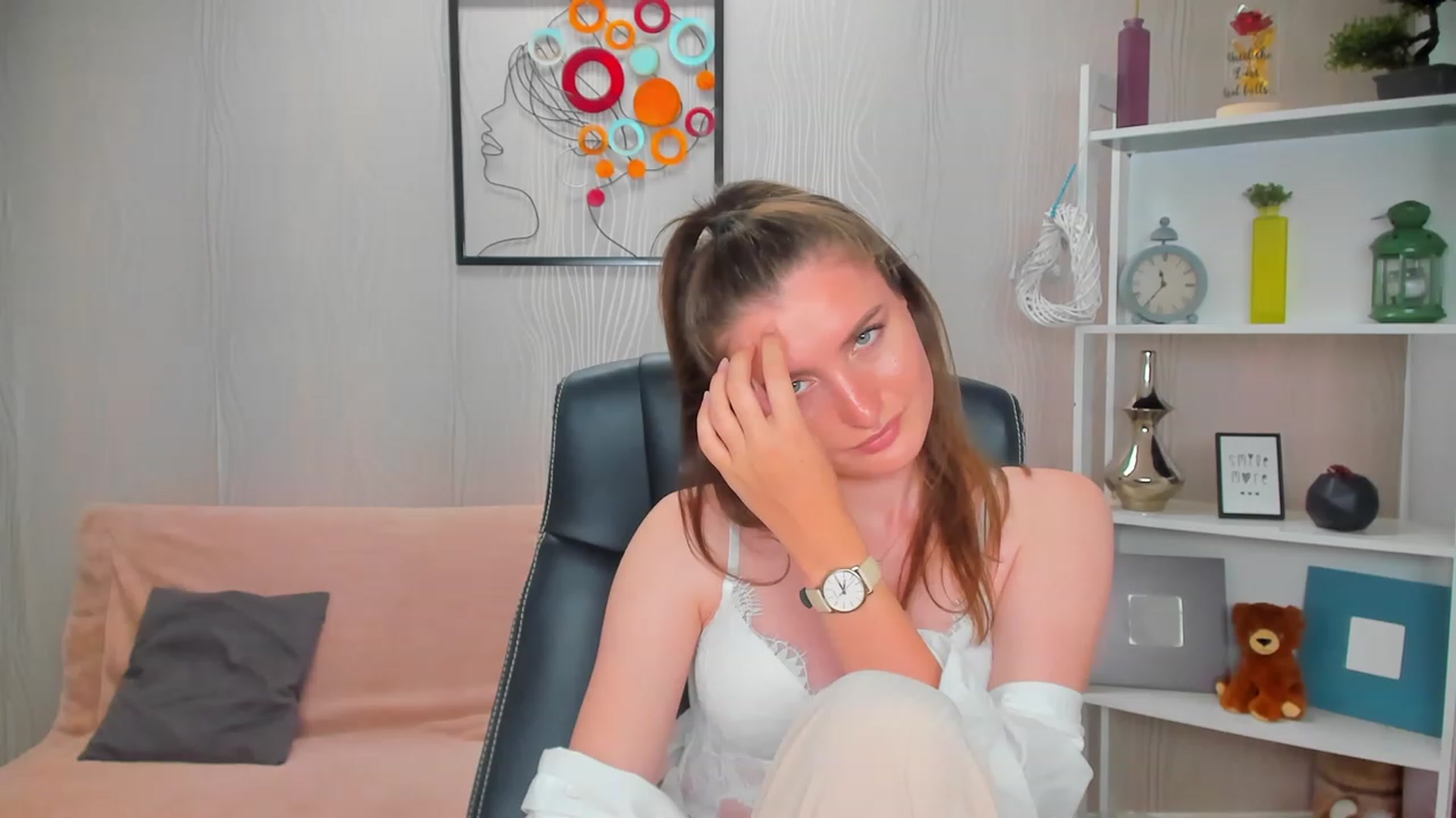 Gallery image thumbnail from EmilyRosier's myfreecams stream on, 05/23/2023, 01:19 image 17 of 20