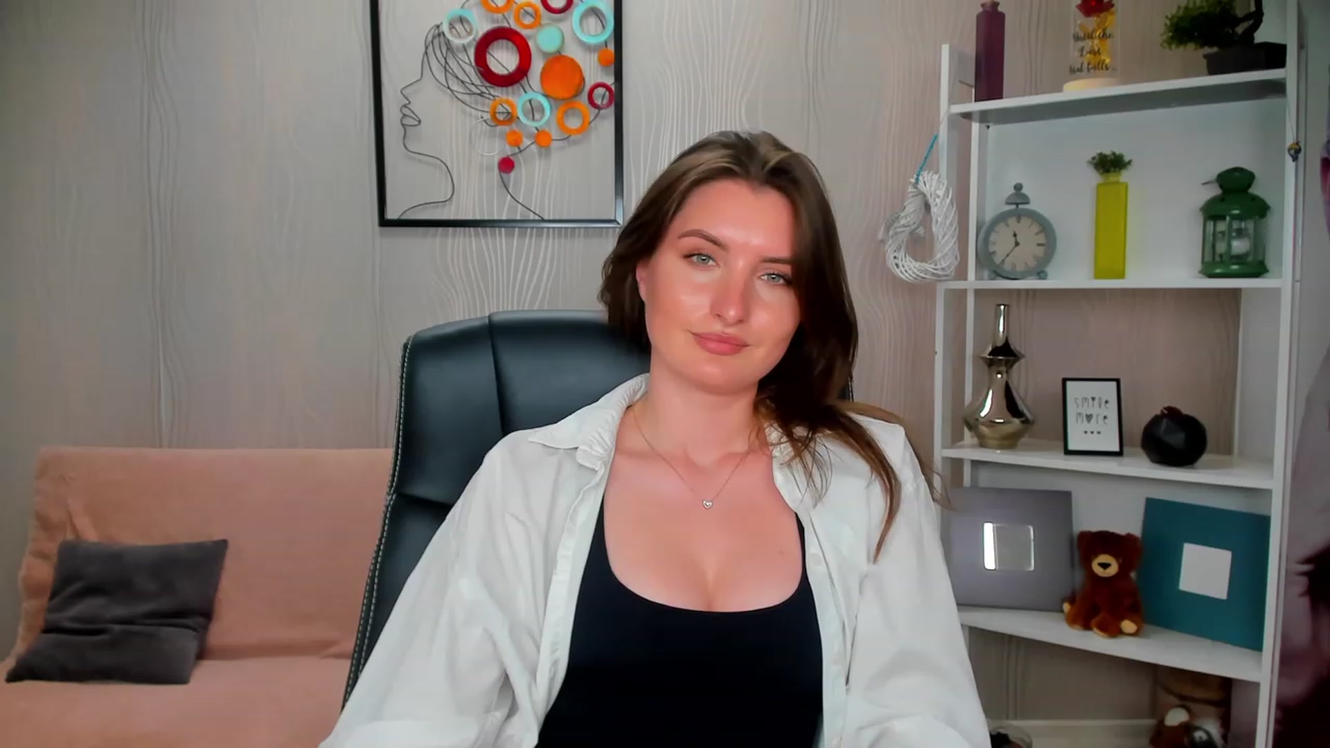 Gallery image thumbnail from EmilyRosier's myfreecams stream on, 05/24/2023, 21:36 image 13 of 20