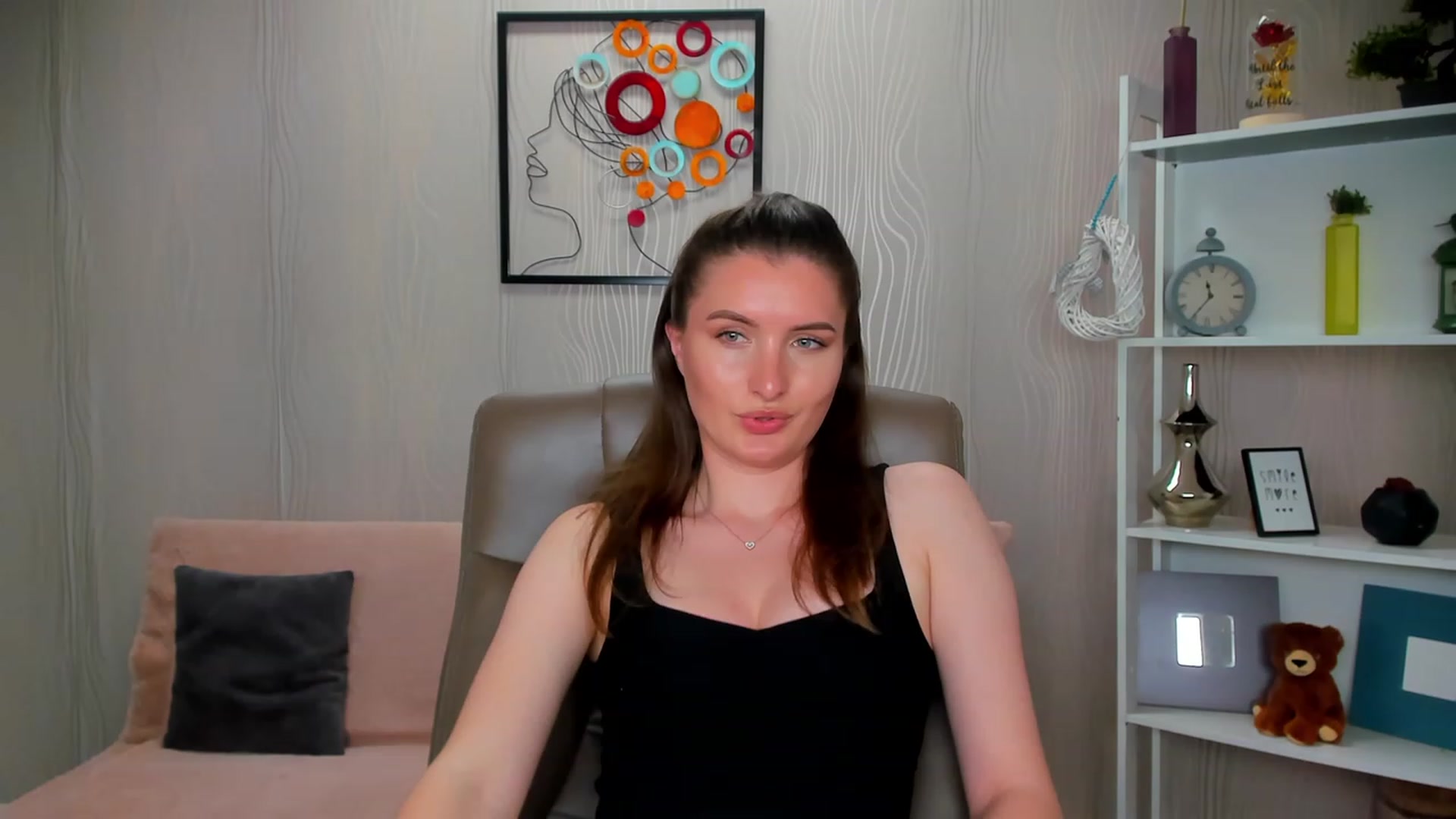 Gallery image thumbnail from EmilyRosier's myfreecams stream on, 05/25/2023, 23:40 image 18 of 20