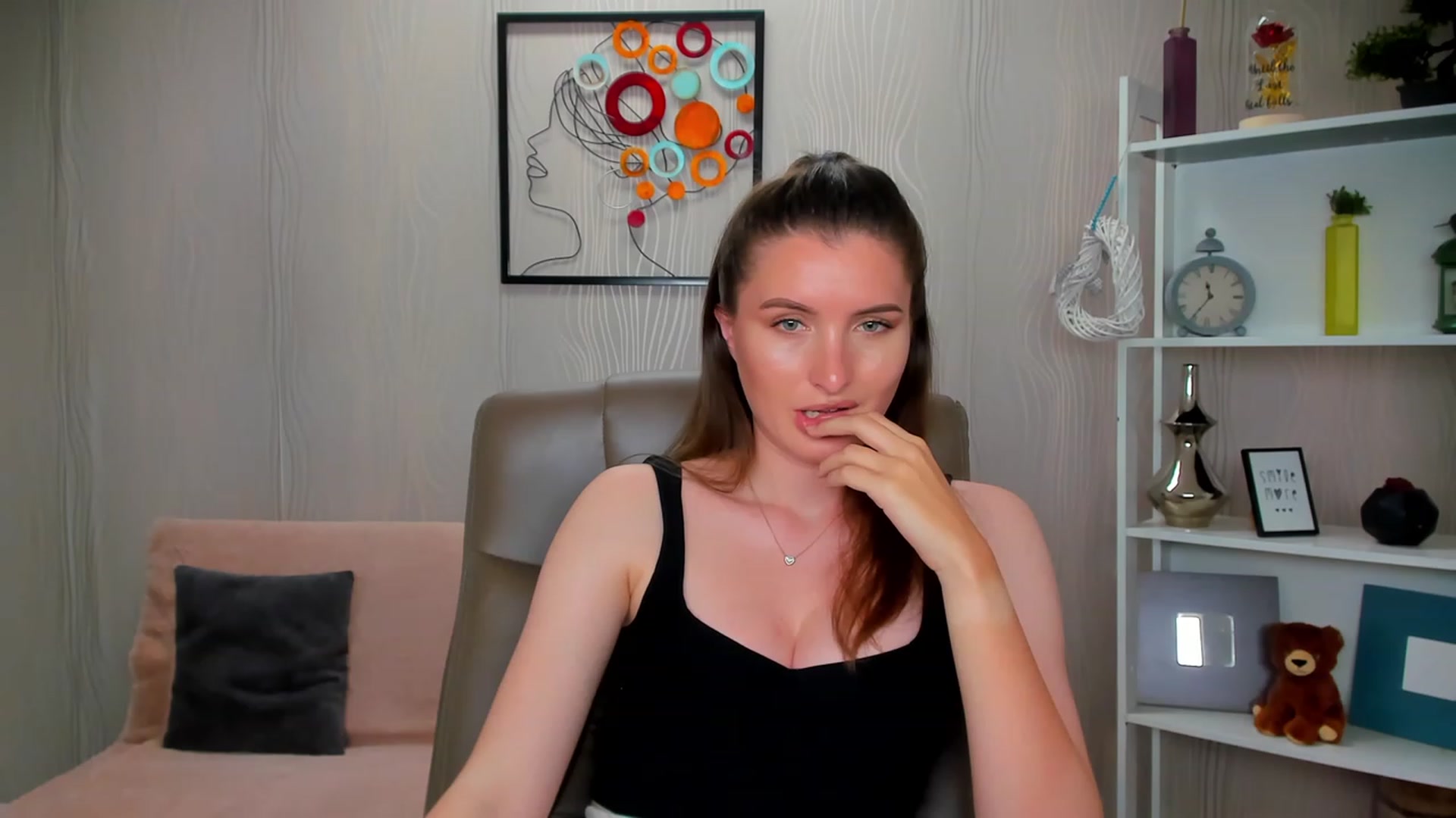 Gallery image thumbnail from EmilyRosier's myfreecams stream on, 05/25/2023, 23:40 image 6 of 20