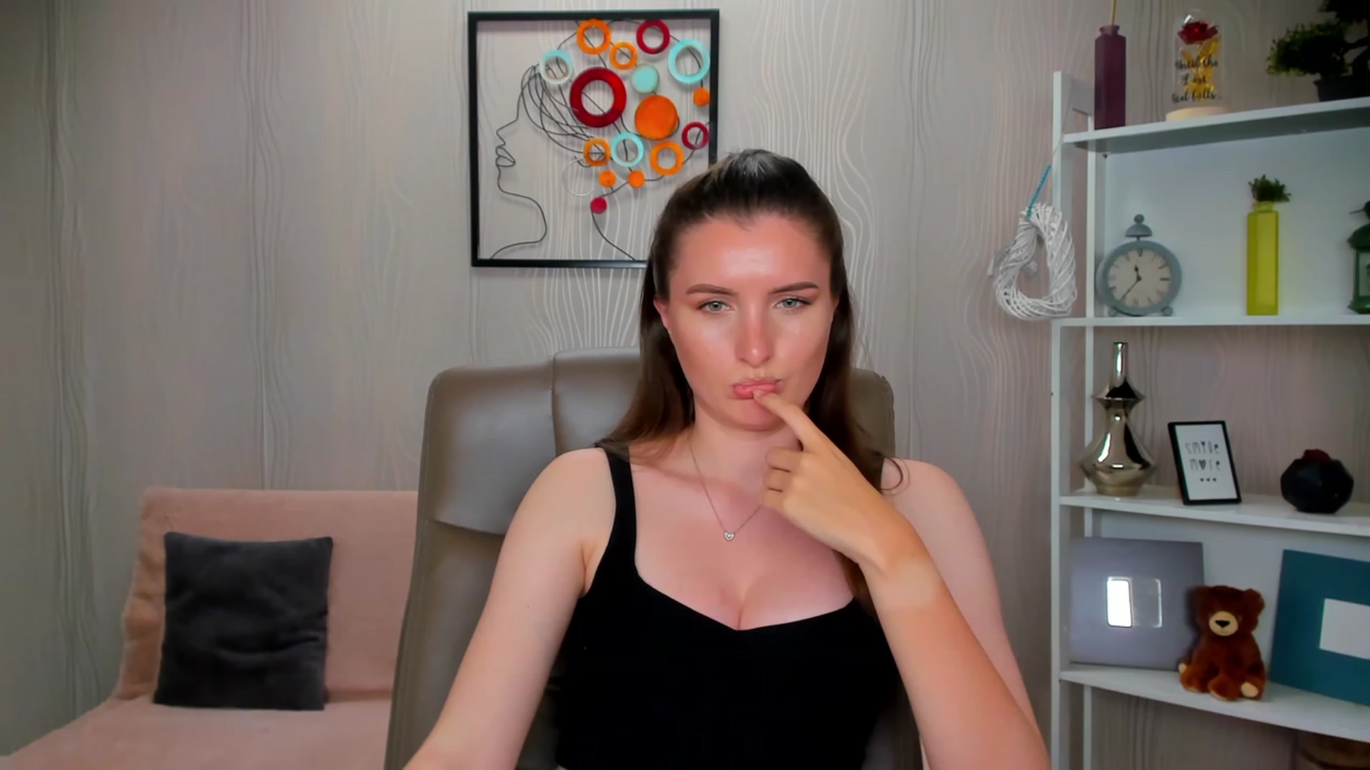 Gallery image thumbnail from EmilyRosier's myfreecams stream on, 05/25/2023, 23:40 image 3 of 20
