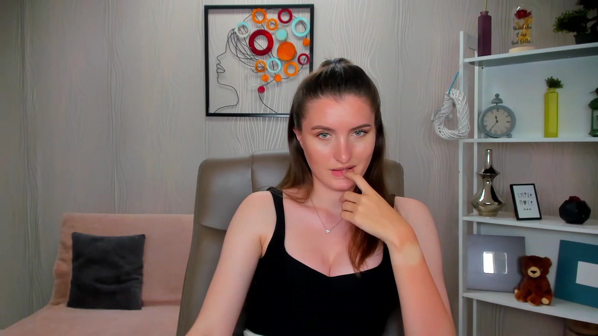 Gallery image thumbnail from EmilyRosier's myfreecams stream on, 05/25/2023, 23:40 image 5 of 20