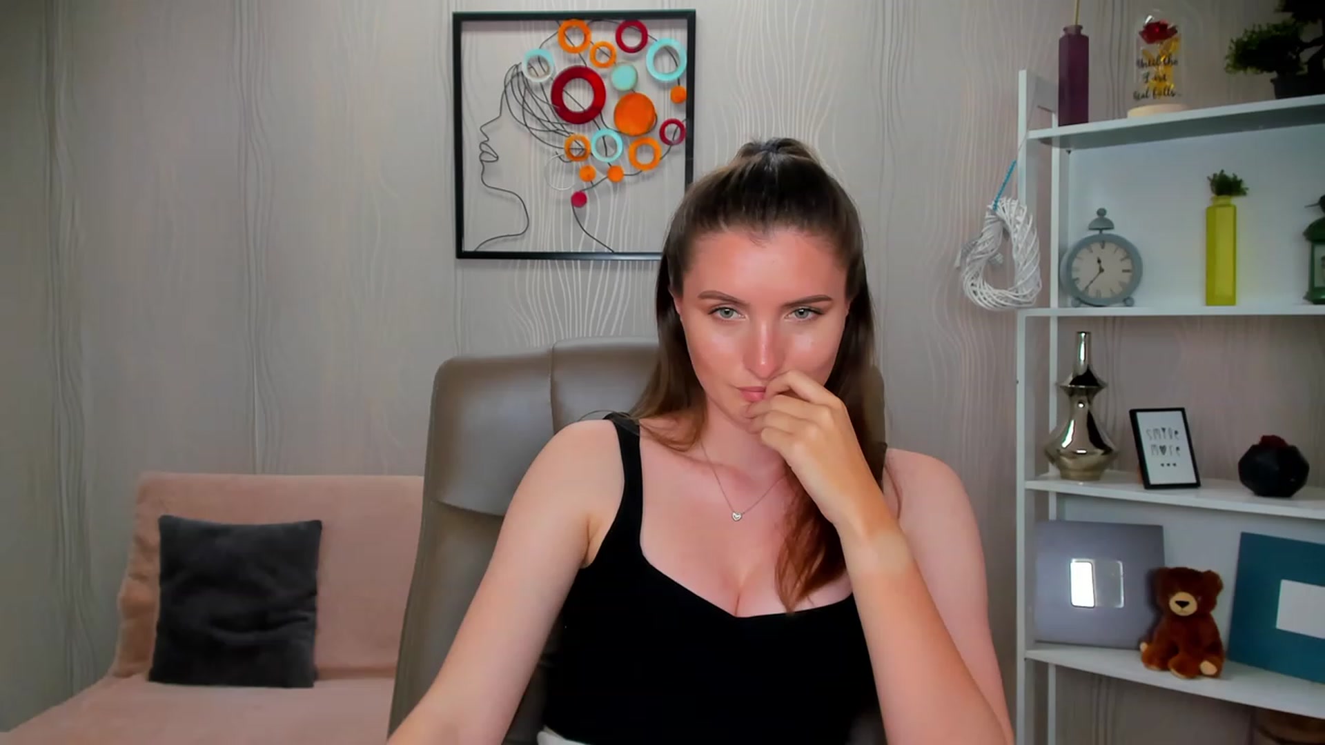 Gallery image thumbnail from EmilyRosier's myfreecams stream on, 05/25/2023, 23:40 image 7 of 20