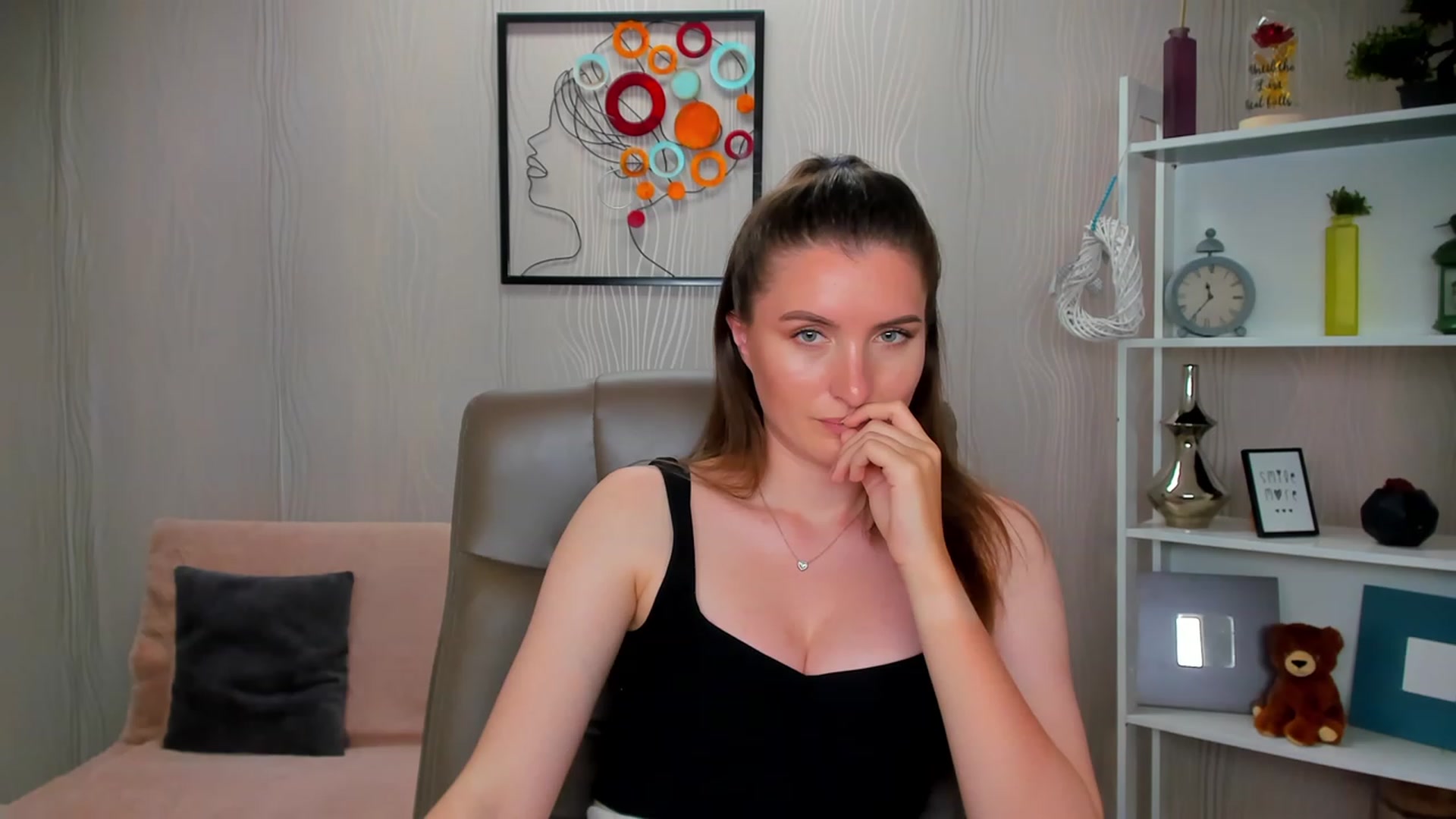 Gallery image thumbnail from EmilyRosier's myfreecams stream on, 05/25/2023, 23:40 image 10 of 20