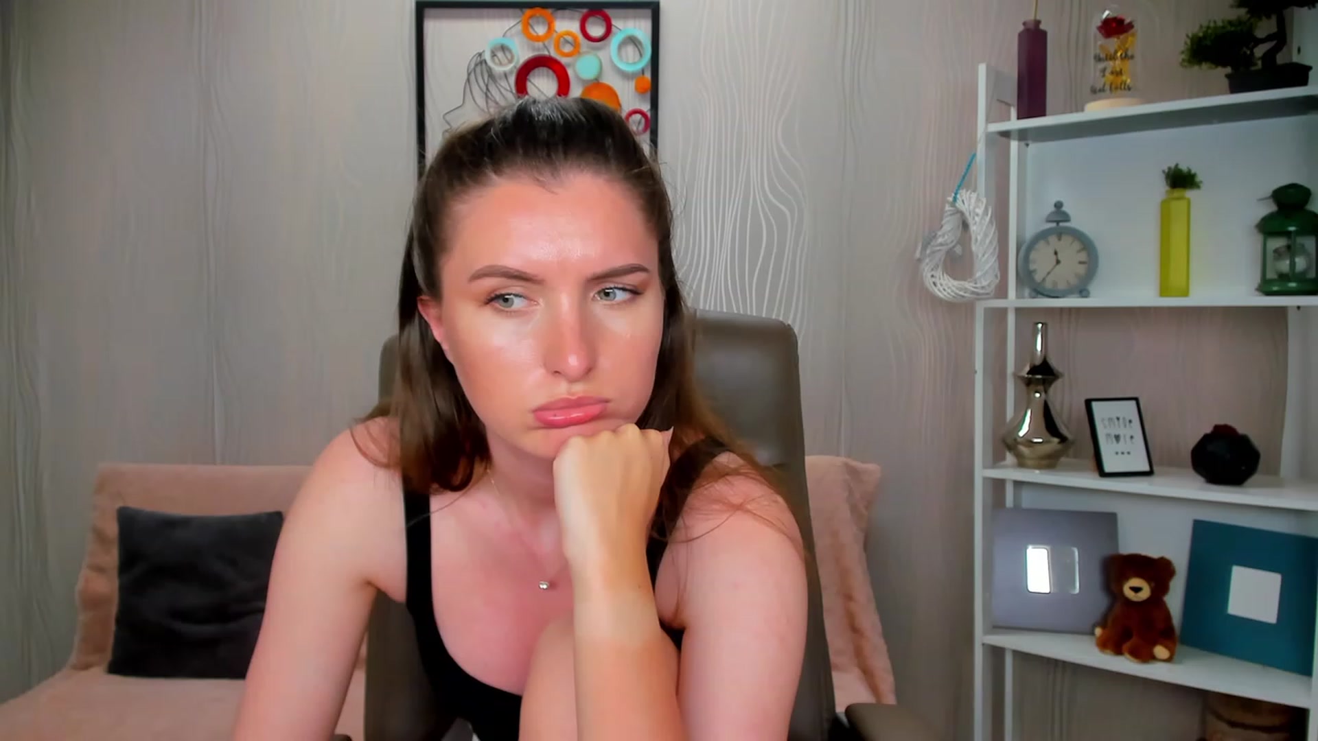 Gallery image thumbnail from EmilyRosier's myfreecams stream on, 05/26/2023, 24:48 image 4 of 20