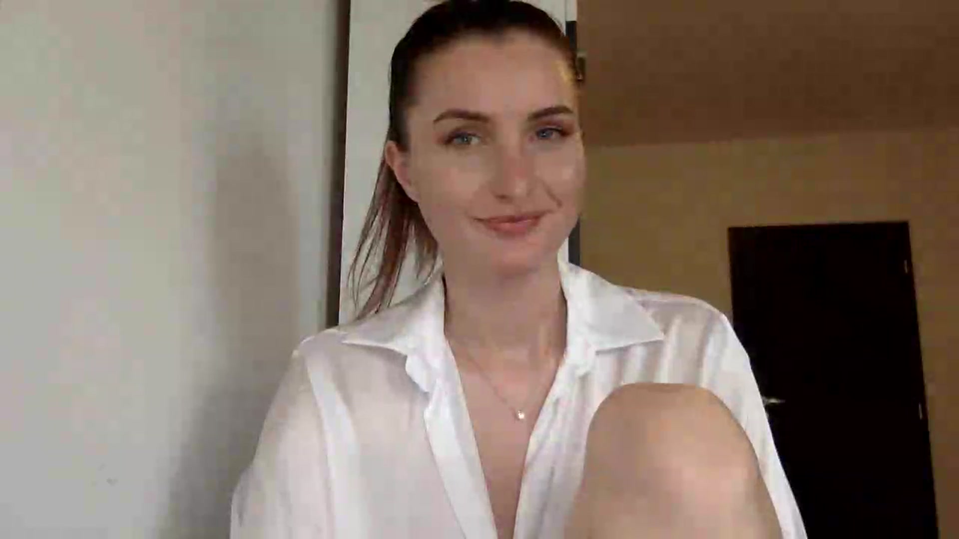 Gallery image thumbnail from EmilyRosier's myfreecams stream on, 06/07/2023, 16:25 image 16 of 20