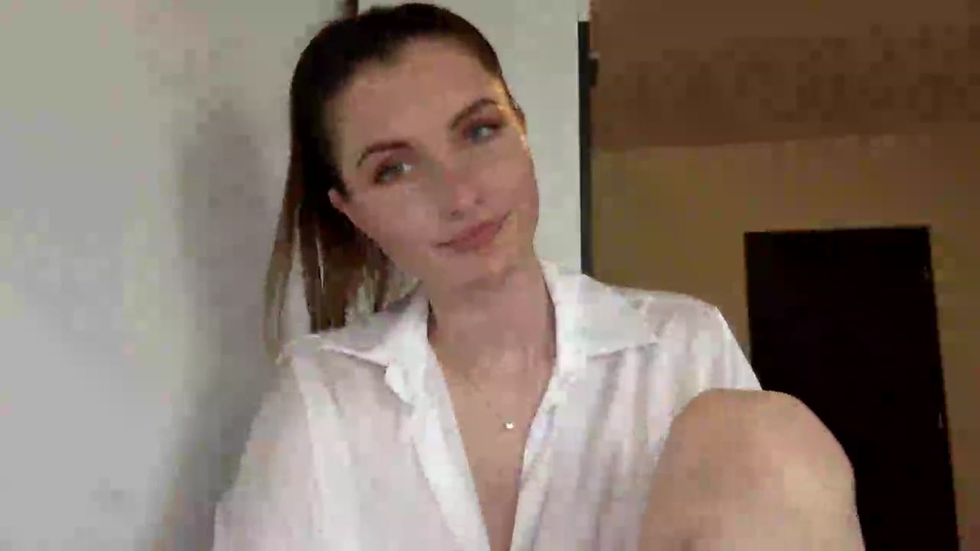 Gallery image thumbnail from EmilyRosier's myfreecams stream on, 06/07/2023, 16:25 image 17 of 20