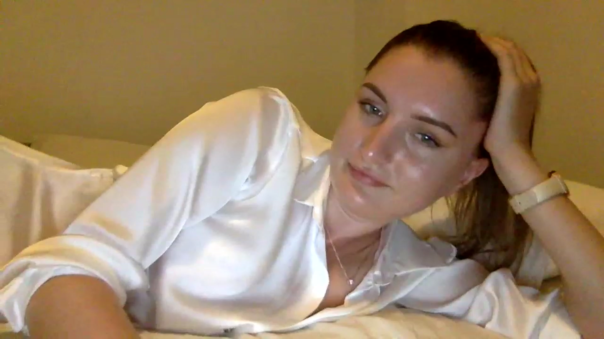 Gallery image thumbnail from EmilyRosier's myfreecams stream on, 06/07/2023, 18:31 image 2 of 20