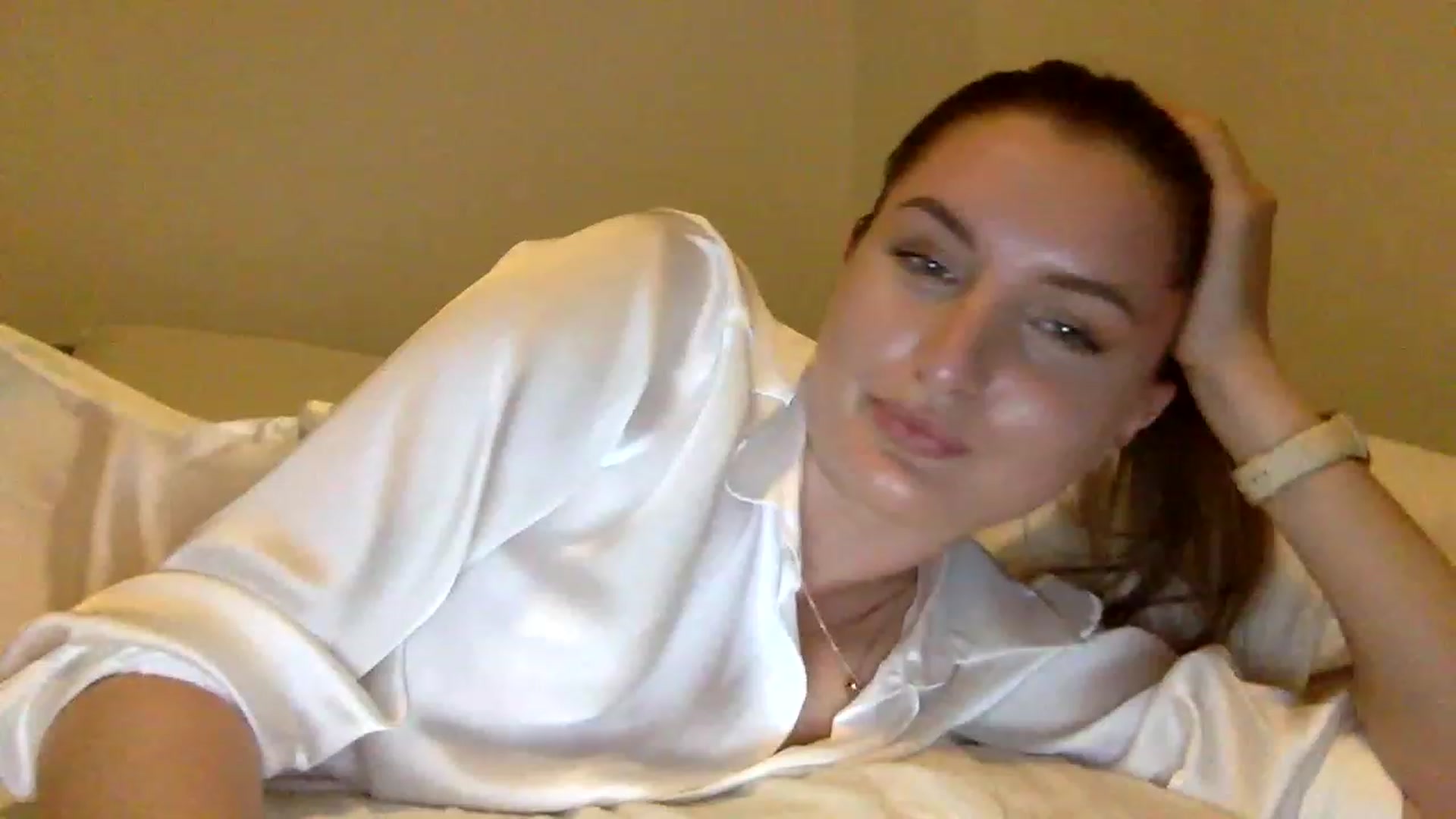 Gallery image thumbnail from EmilyRosier's myfreecams stream on, 06/07/2023, 18:31 image 1 of 20