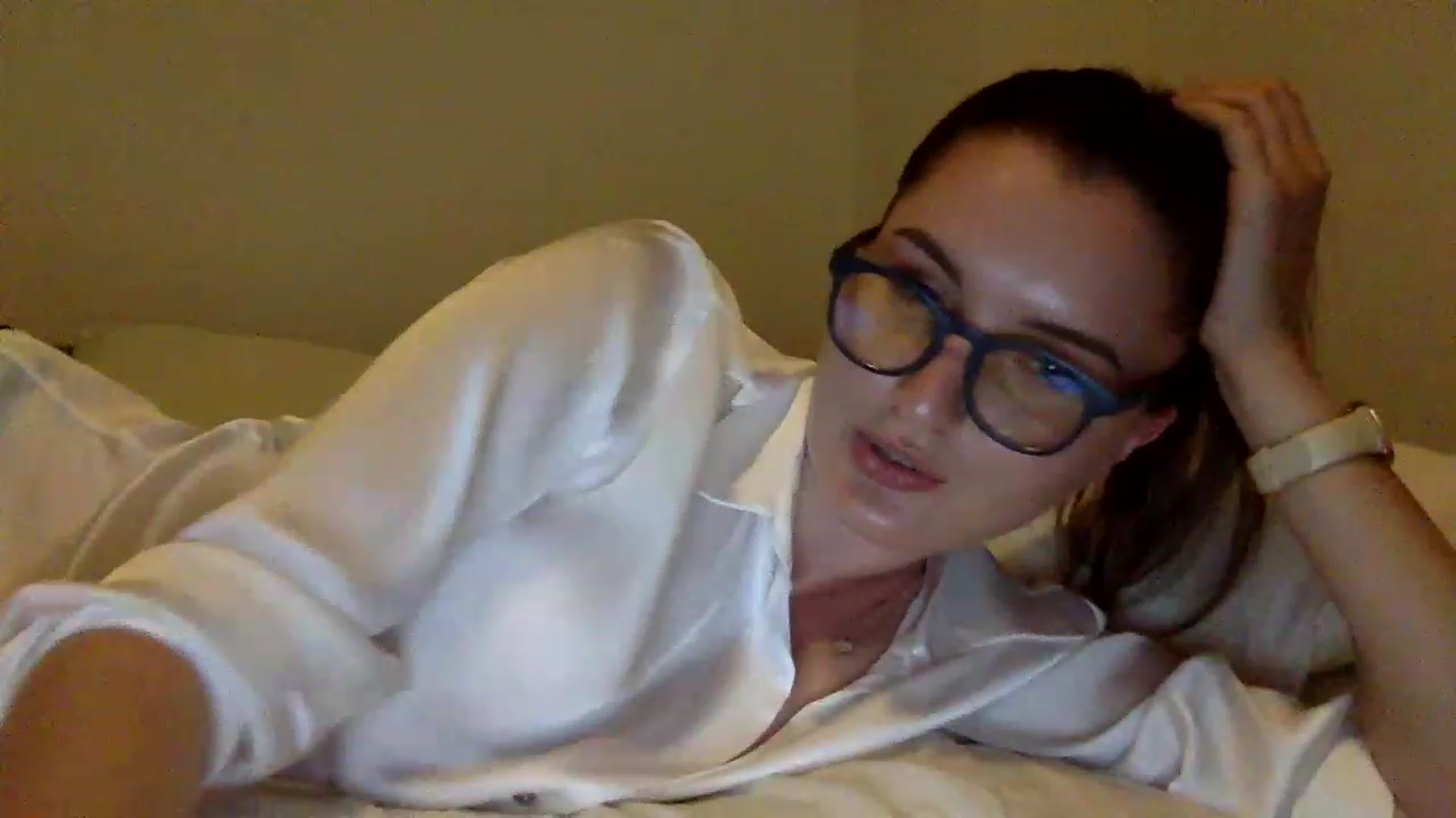 Gallery image thumbnail from EmilyRosier's myfreecams stream on, 06/07/2023, 18:31 image 4 of 20