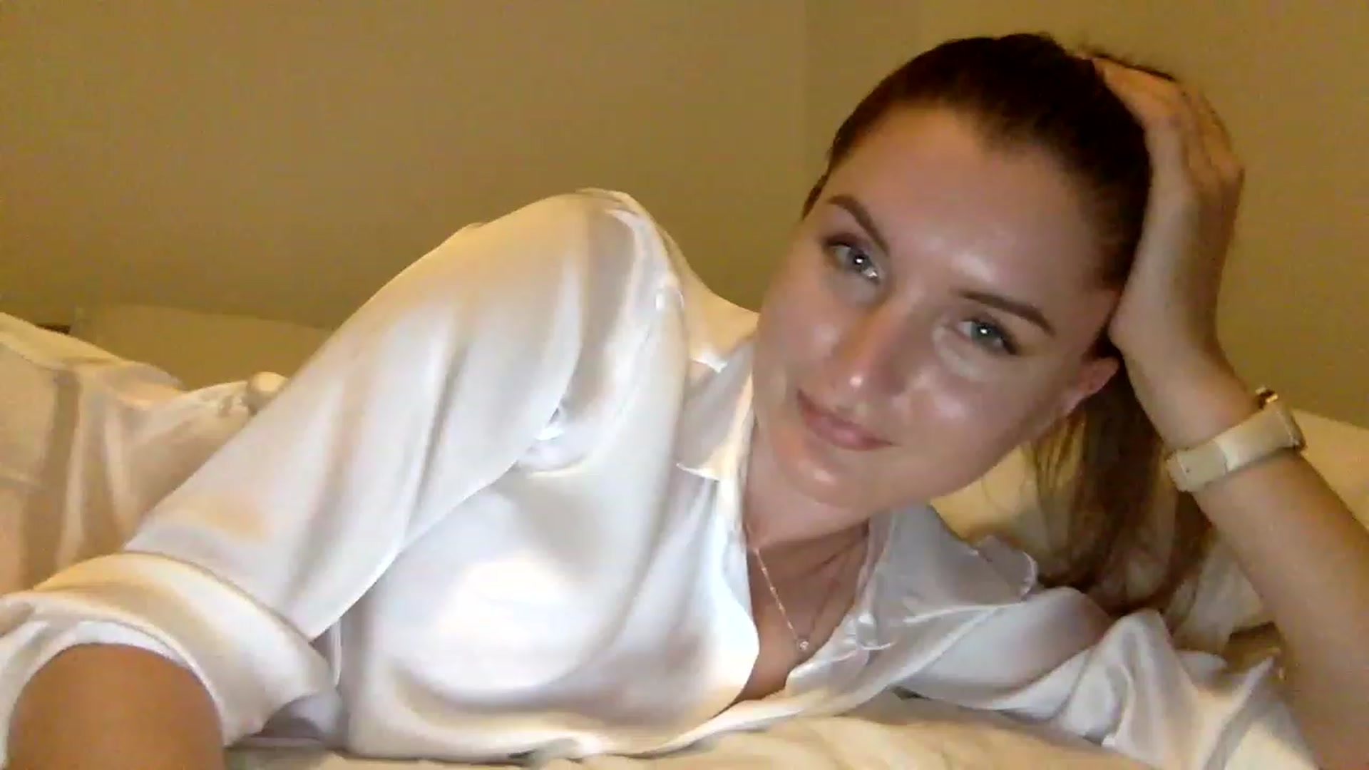 Gallery image thumbnail from EmilyRosier's myfreecams stream on, 06/07/2023, 18:31 image 3 of 20