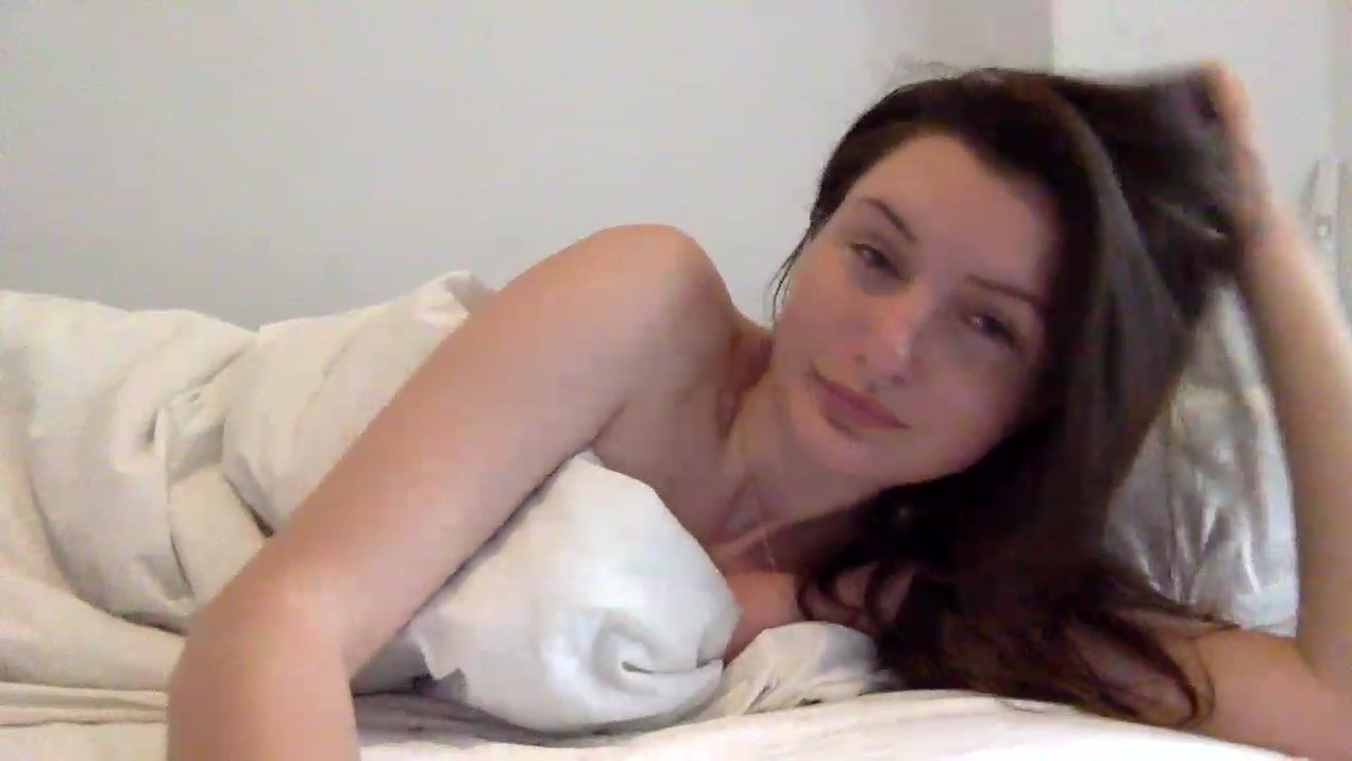 Gallery image thumbnail from EmilyRosier's myfreecams stream on, 06/13/2023, 12:14 image 6 of 20