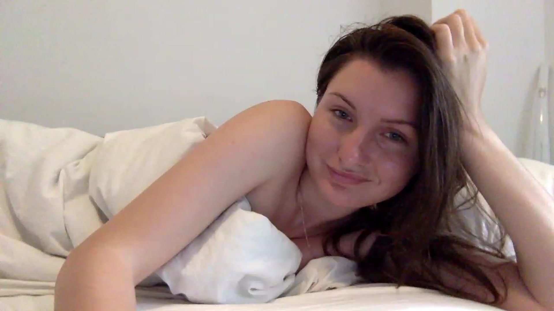 Gallery image thumbnail from EmilyRosier's myfreecams stream on, 06/13/2023, 12:14 image 8 of 20