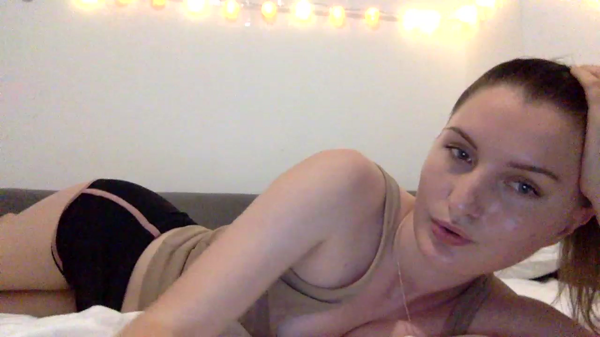 Gallery image thumbnail from EmilyRosier's myfreecams stream on, 06/13/2023, 20:43 image 10 of 20