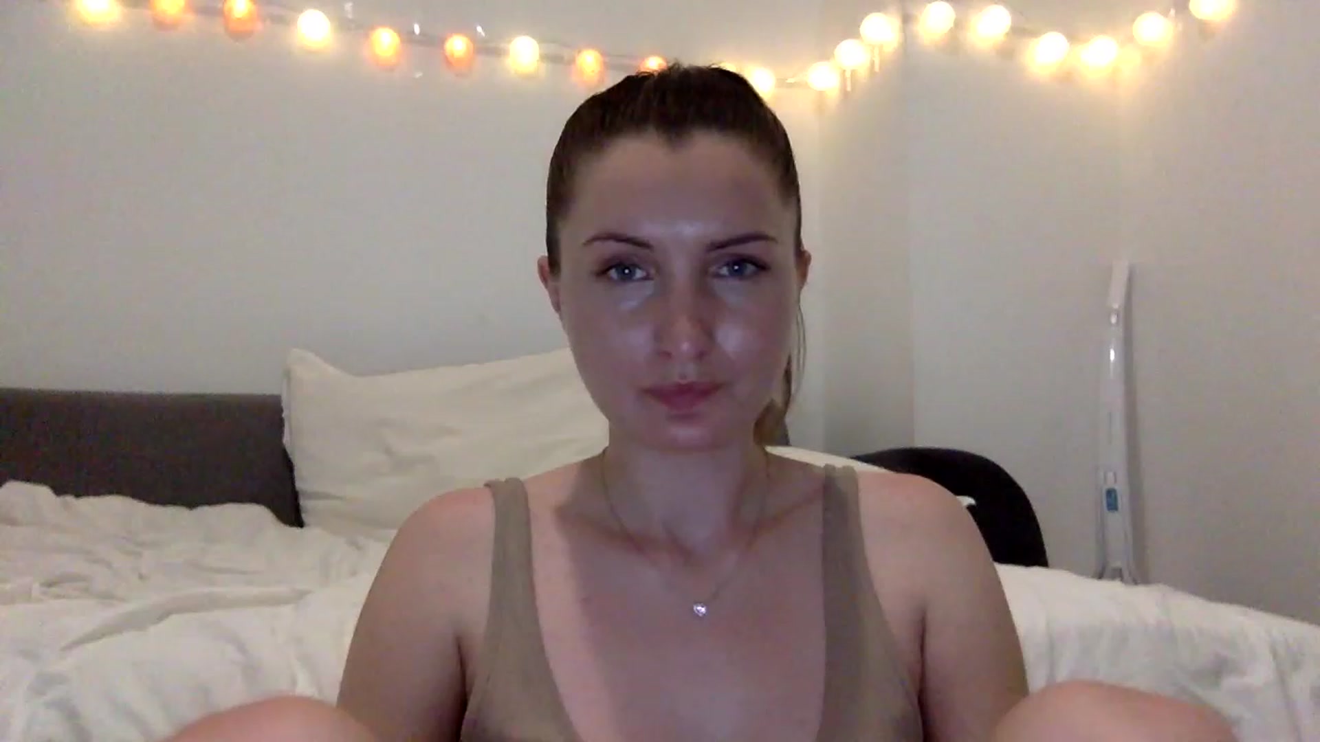 Gallery image thumbnail from EmilyRosier's myfreecams stream on, 06/13/2023, 22:19 image 8 of 20